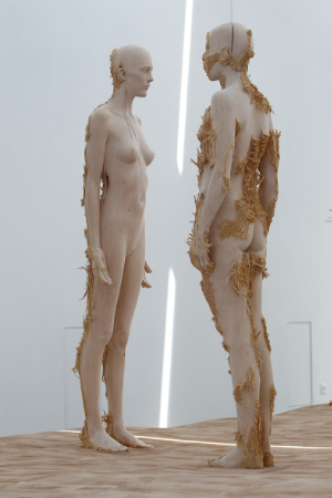  Aron Demetz Advance Minoritis, 2014 limewood 200x50x50 cm