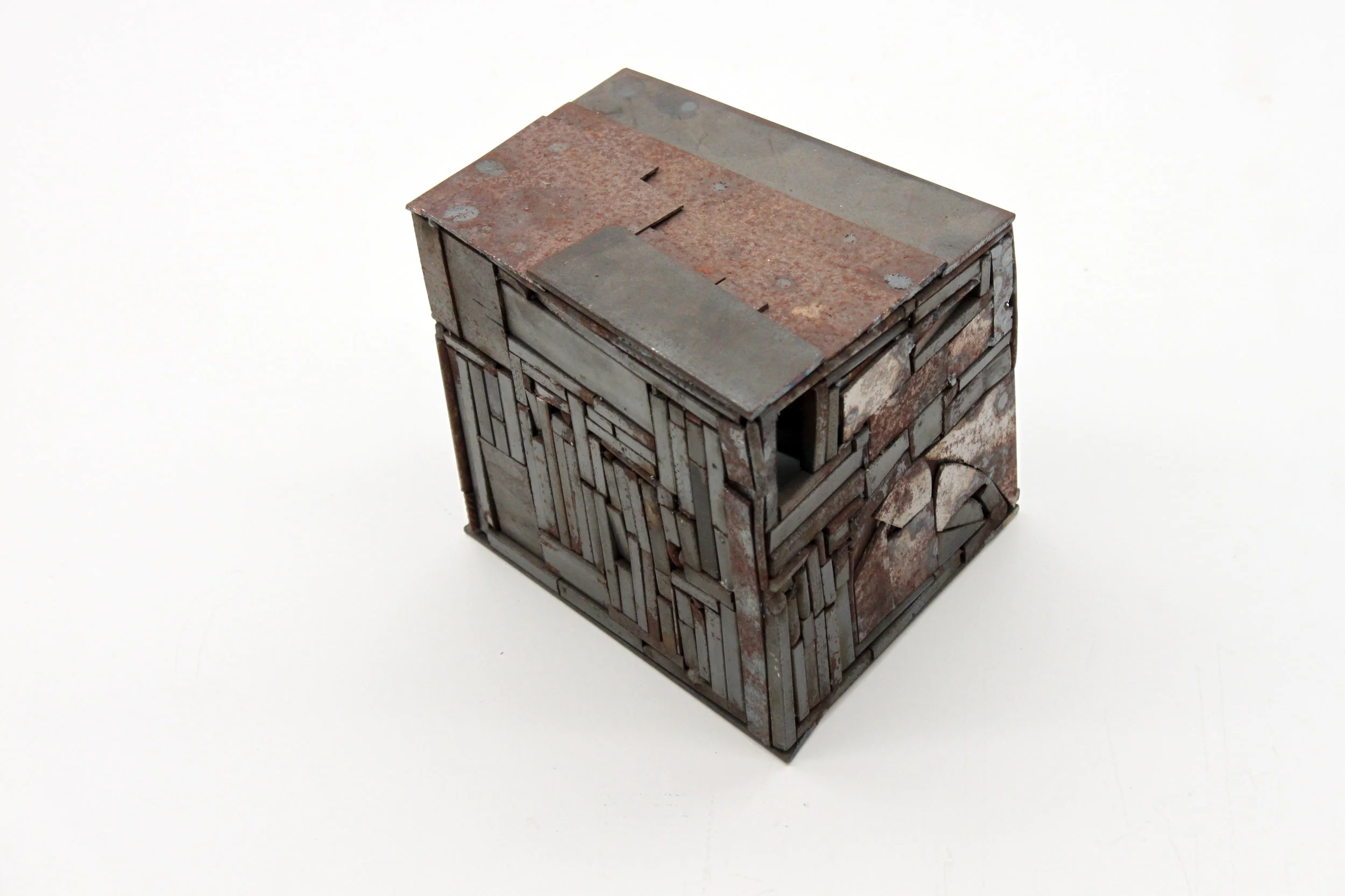  Michele Bernardi Hütte II, 2007 – 2016 16 x 15 x 17 cm 