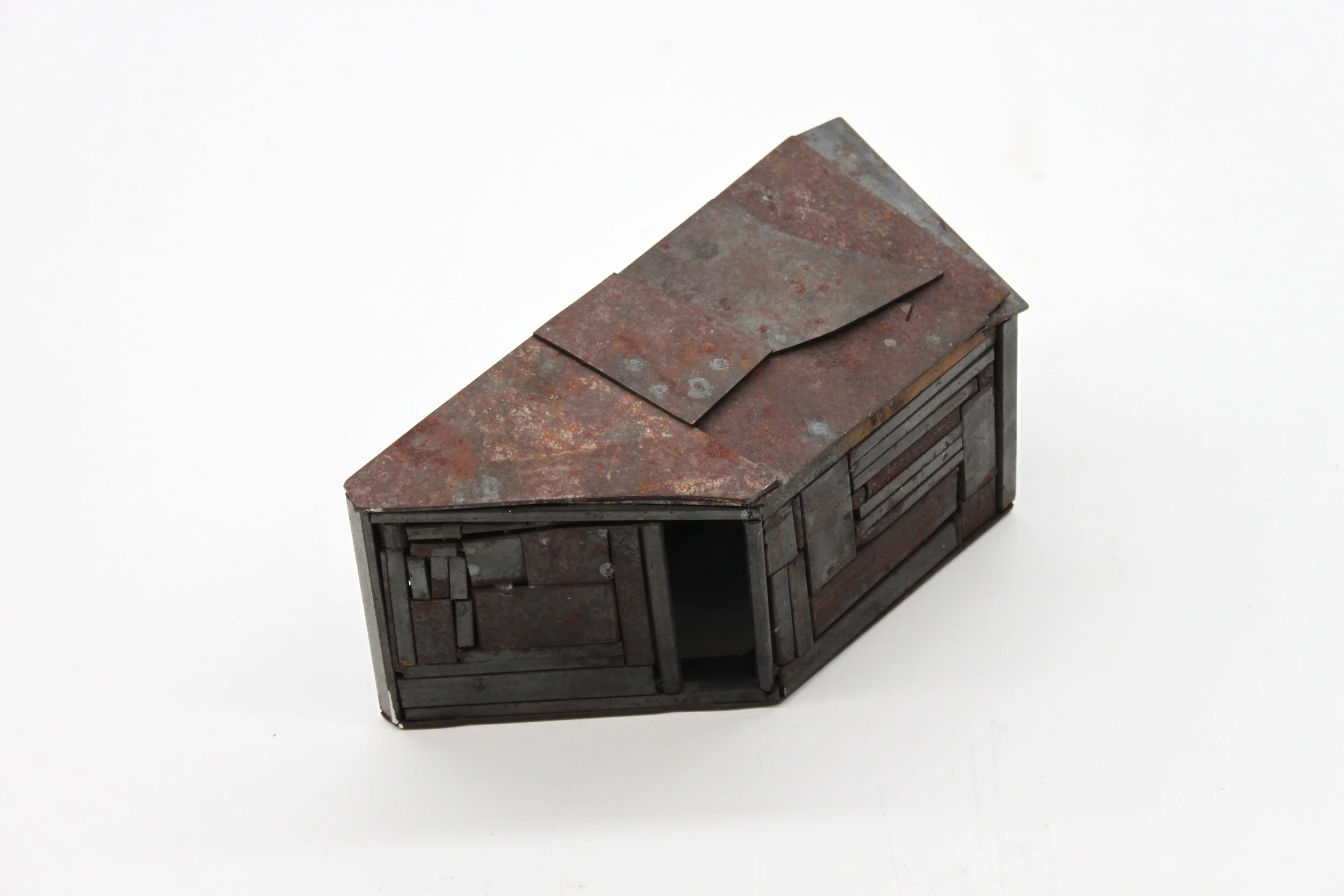  Michele Bernardi Hütte V, 2007 – 2016 15 x14 x 23 cm 