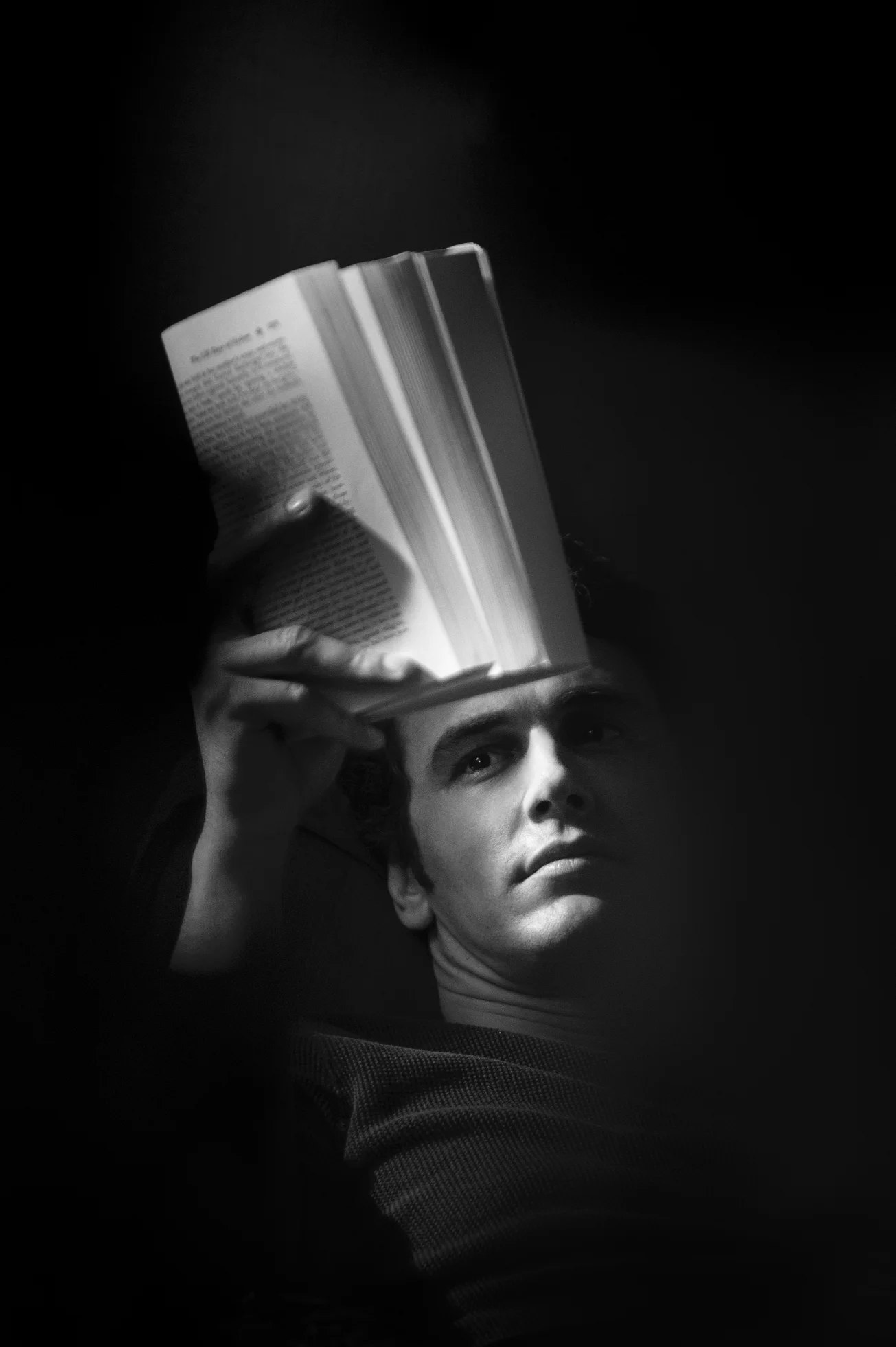 Donata Wenders, Time to read, Montréal, 2013-14, gelatin silver print on baryth-paper, 60 x 40 cm