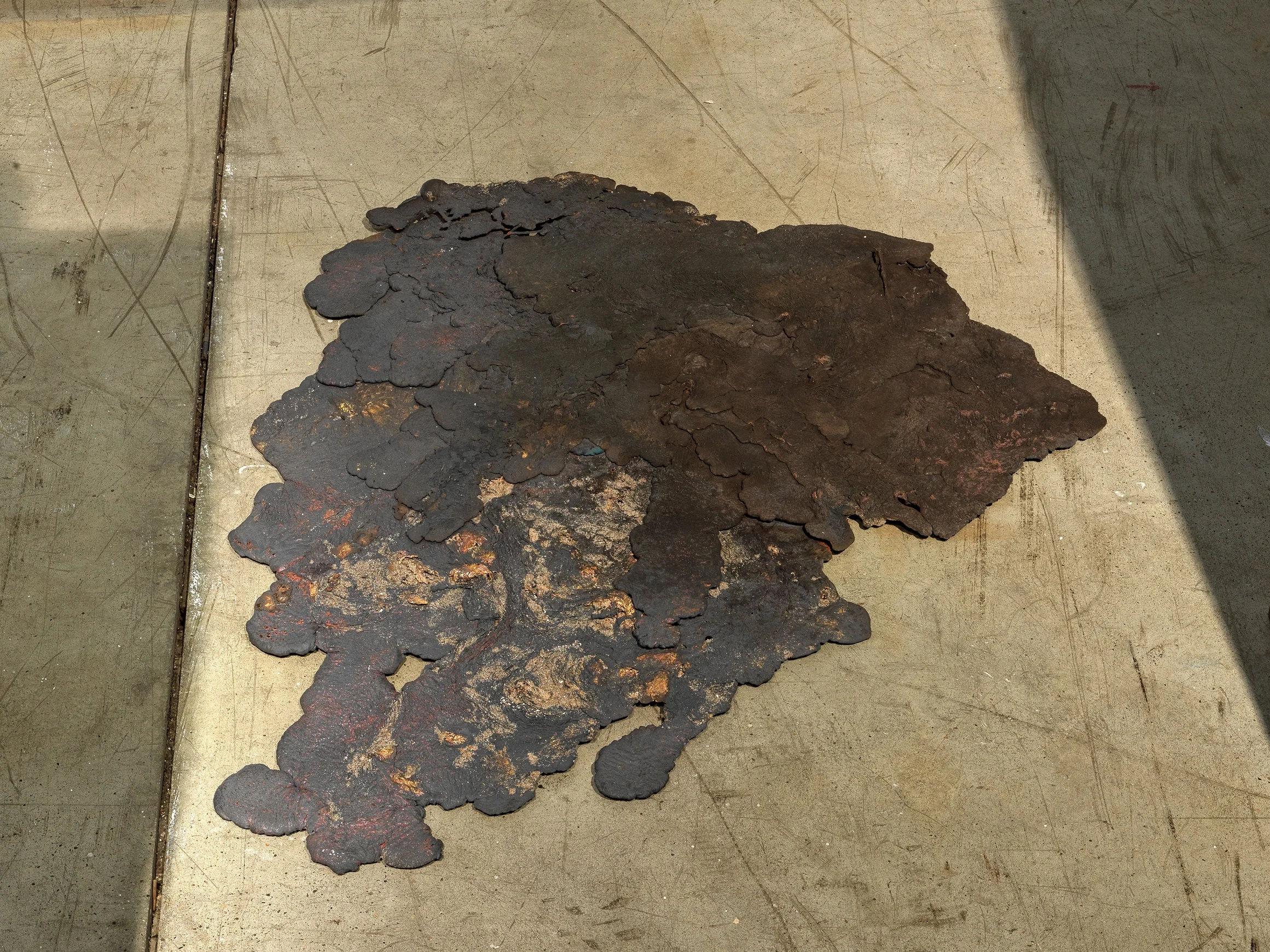 Aron Demetz, colata , 2019, bronze, 70 x 70 cm