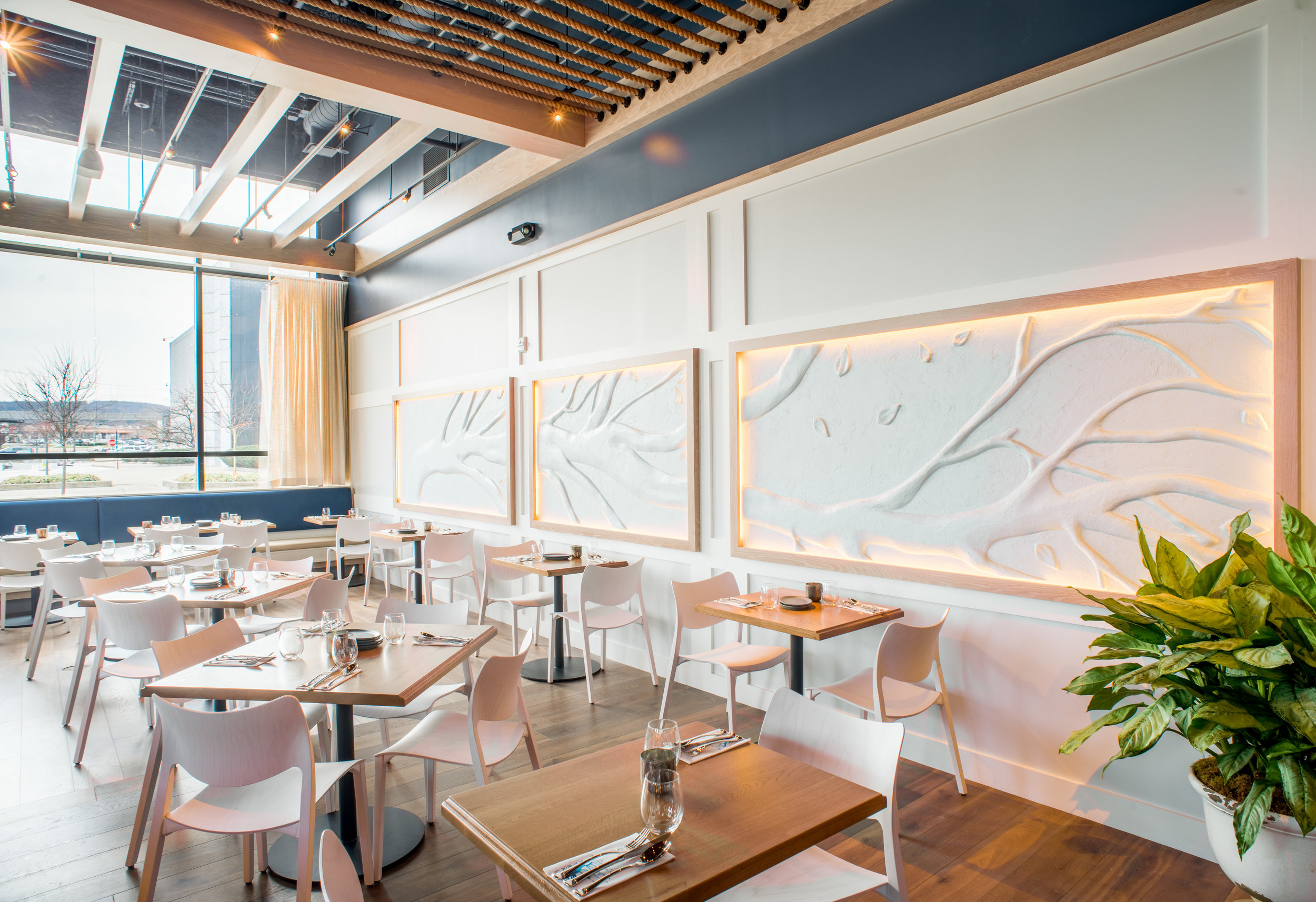 Dining Area - Wide.jpg
