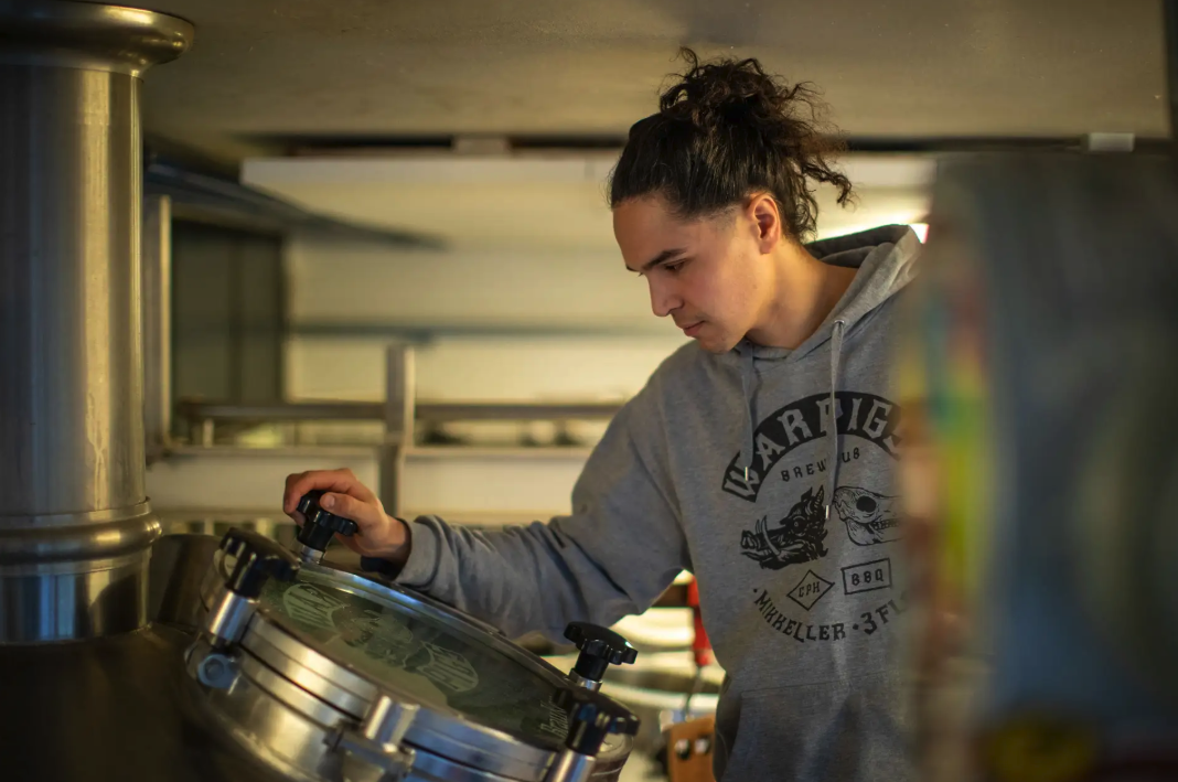 WARPIGS BREWERY SHOWCASE