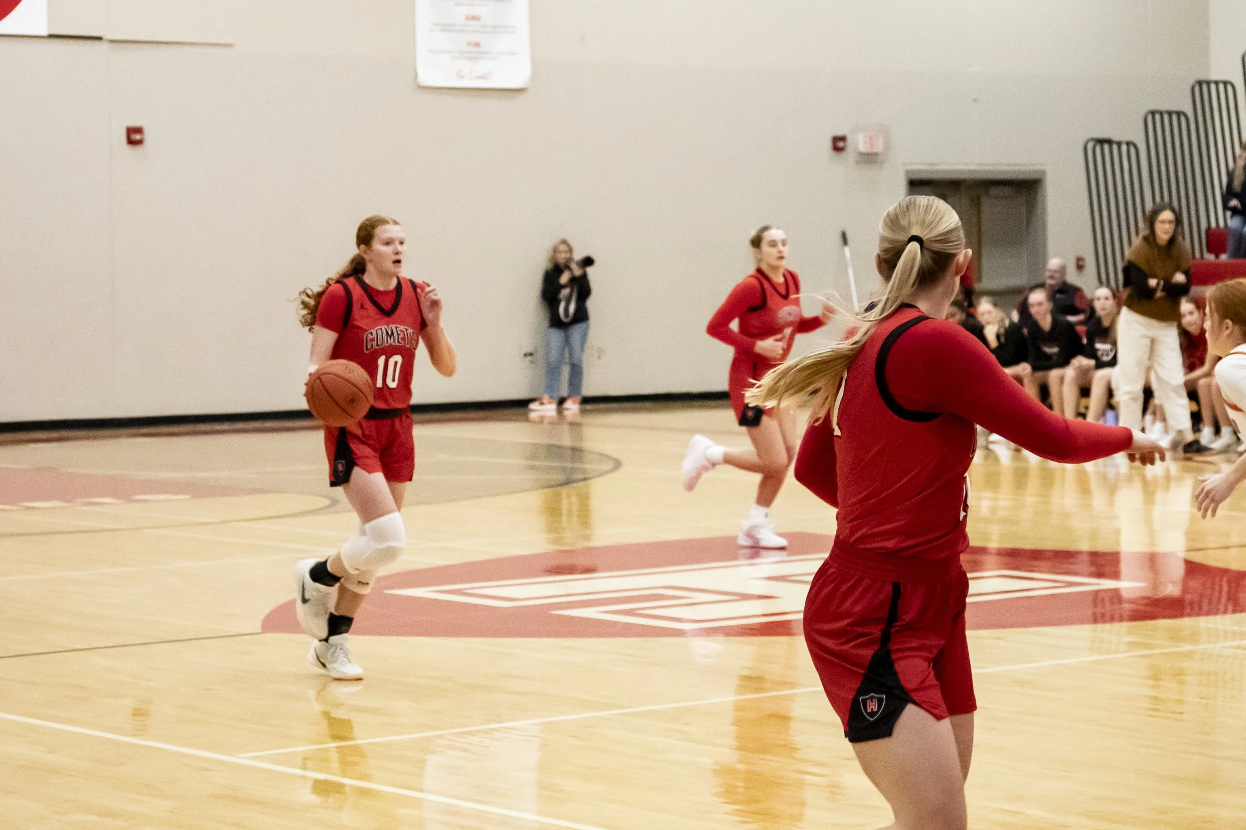 Comets Continue to Build Momentum in Dominant Road Win