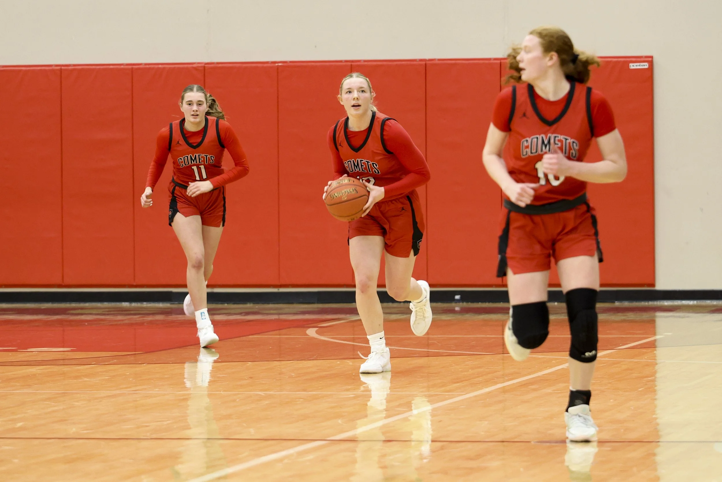 Comets Sharpen Offensive Discipline with Inside Toughness and Balanced Scoring