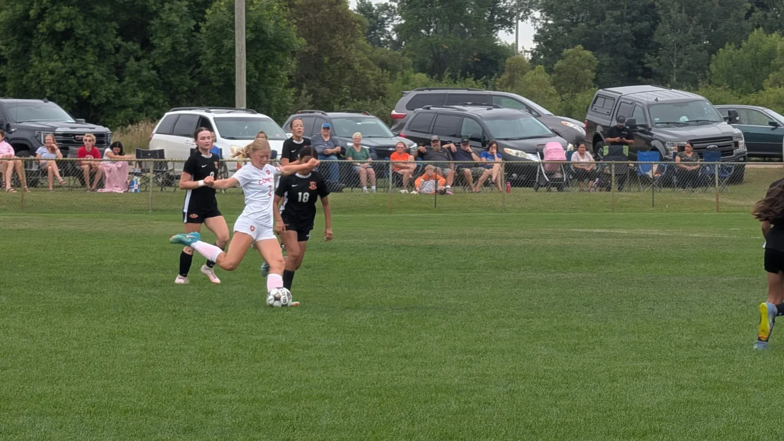 Comets Come Out Flying in 4-1 Win Over Pelican Rapids