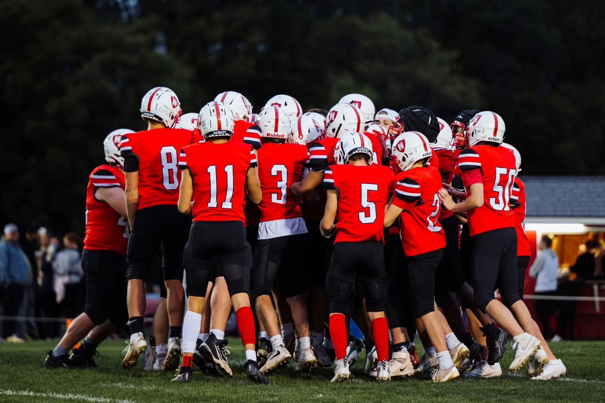 Comets Fight to the Finish, Build Momentum with Gritty 28-20 Road Victory