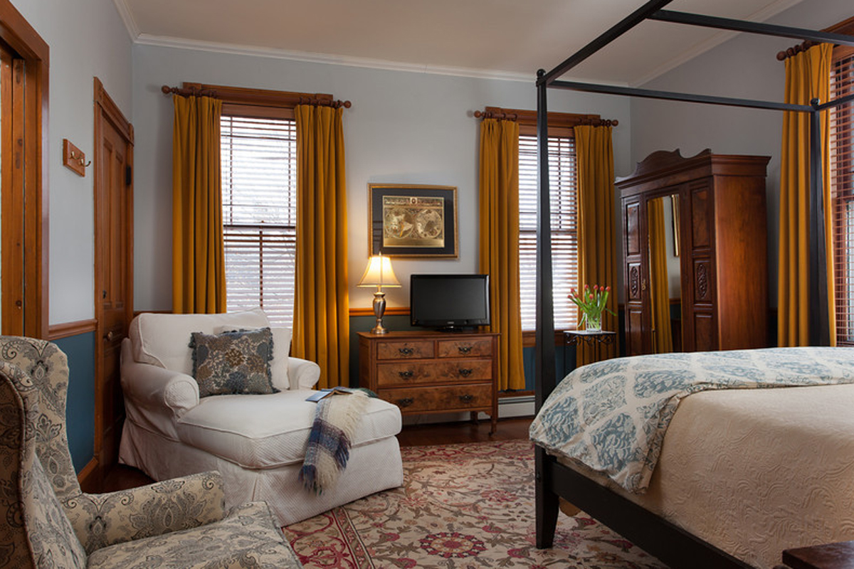 Hayward Room, Rm 203, Lang House on Main Street