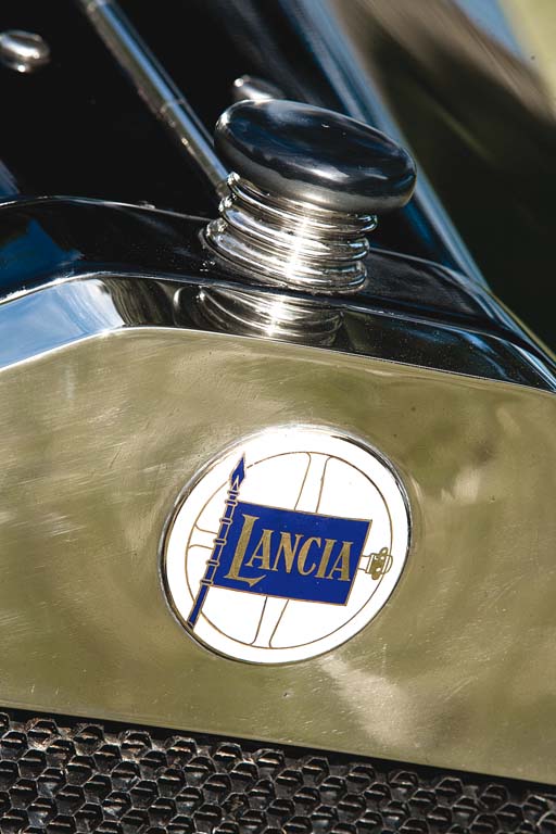 Lancia-Lambda-badge.jpg