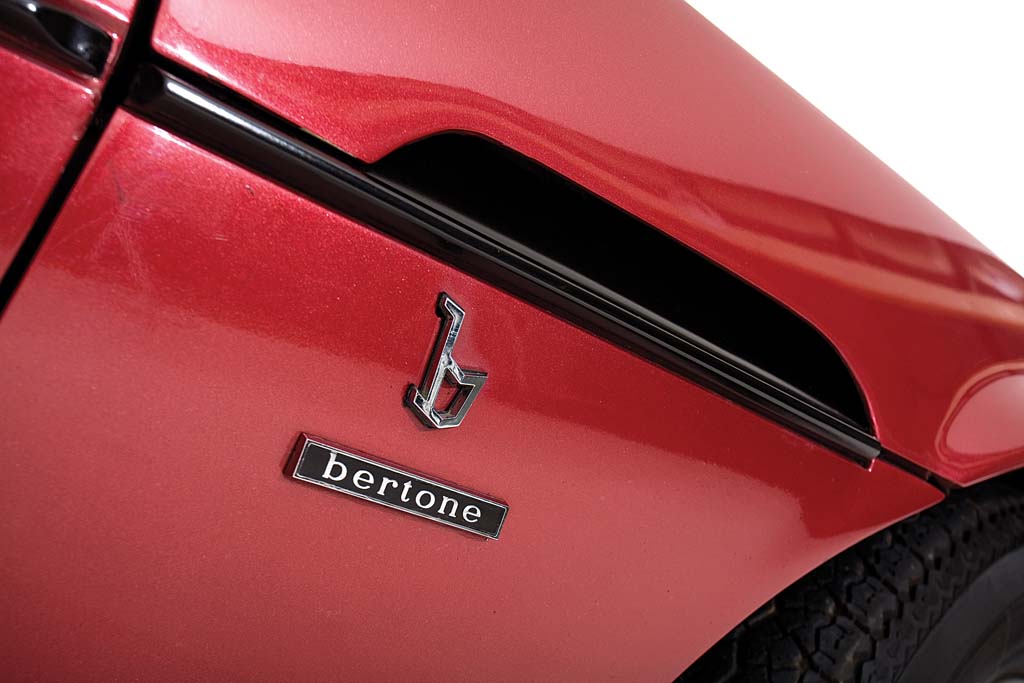 Lamborghini-Espada-badge-s.jpg