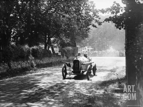 Kenelm Lee Guiness spurring his Sunbeam on to victory at the 1914 Tourist Trophy race