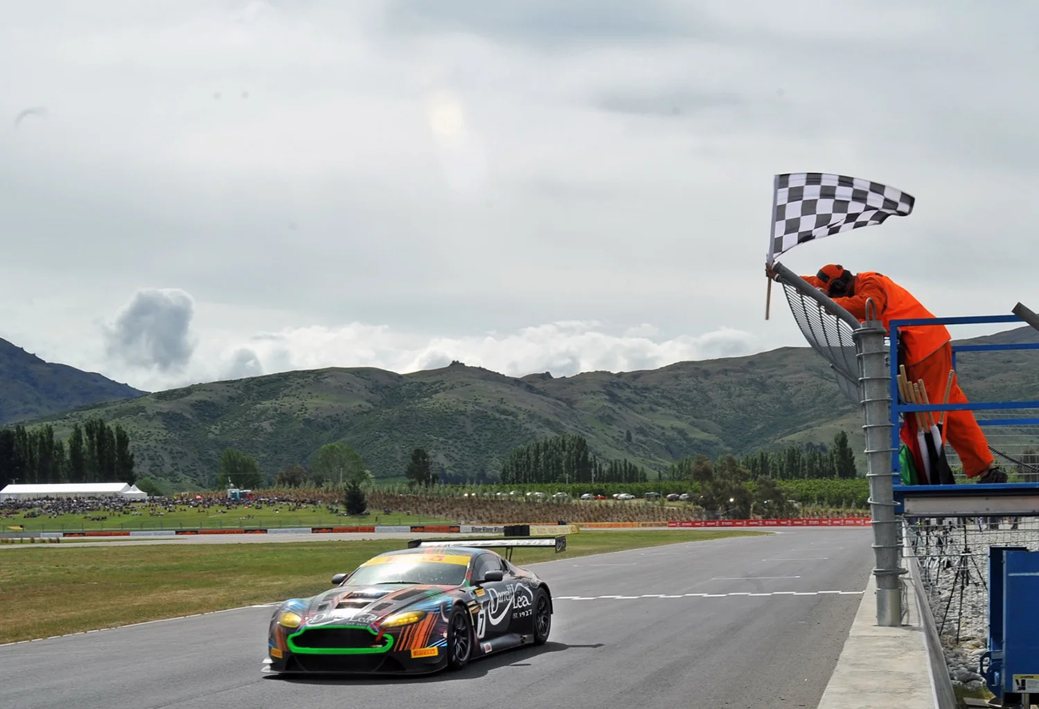 Tony Quinn and Fabian Coulthard winning a previous Highlands 101 