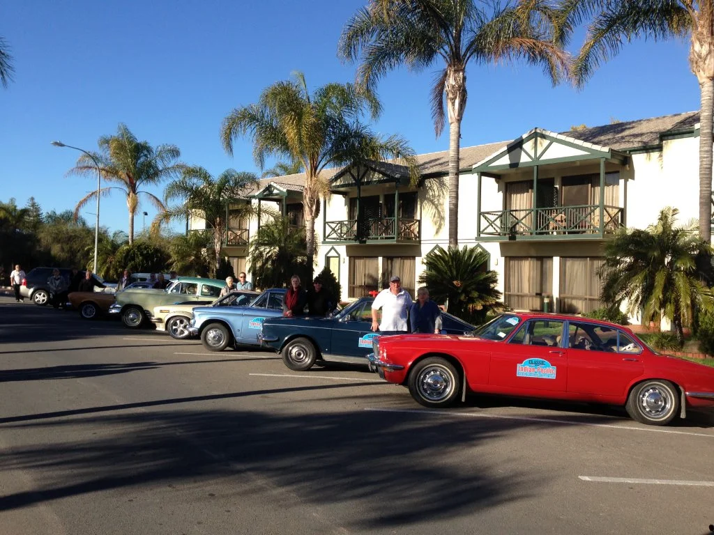Early morning line up at Renmark, near the SA/NSW/Victoria border