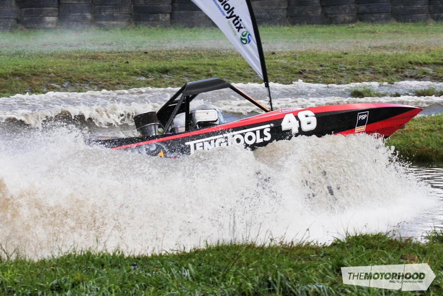 Methanol madness overpowered sprint boats hit Hastings — The Motorhood