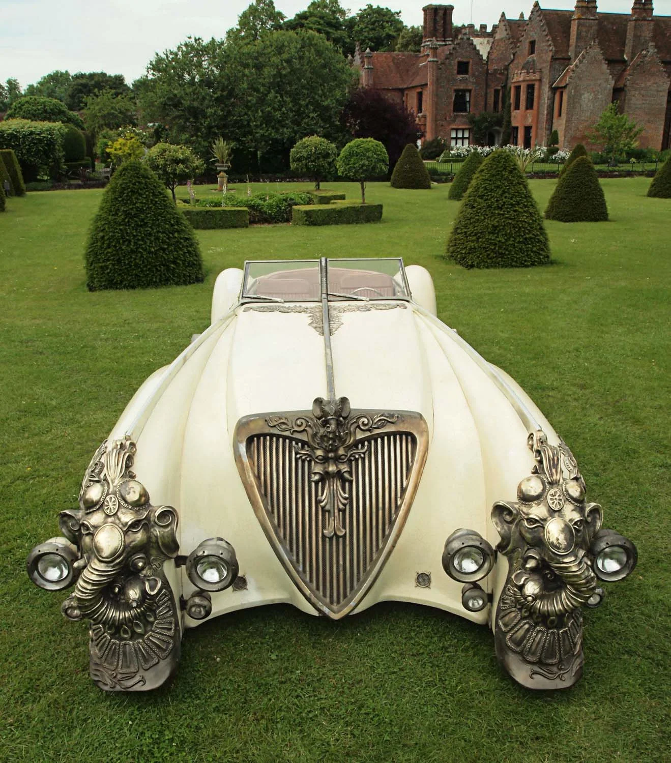 Remember Captain Nemo S Six Wheeler The Motorhood Remember Captain Nemo S Six Wheeler The Motorhood