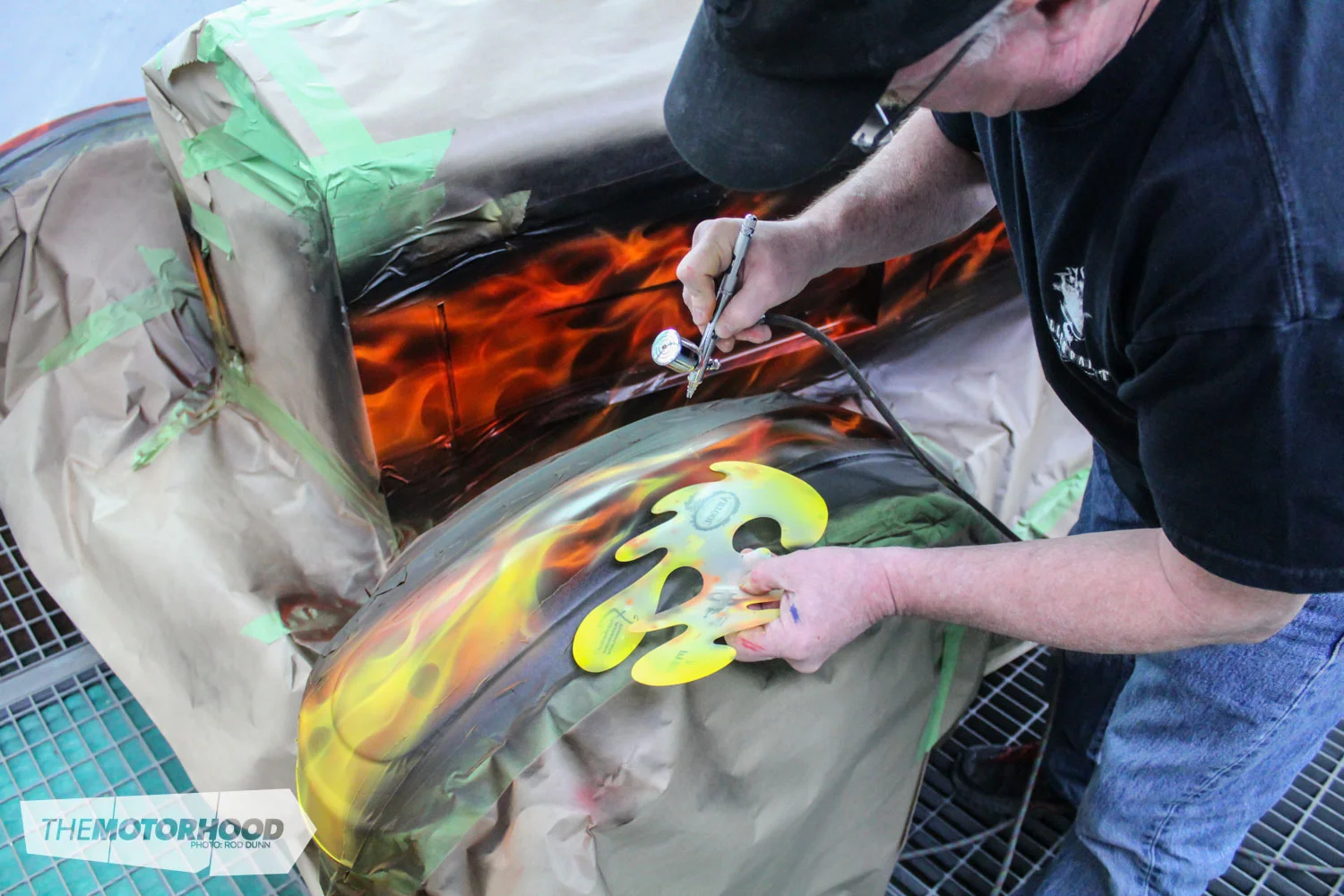 Learn how to airbrush flames with the help of the best — The Motorhood
