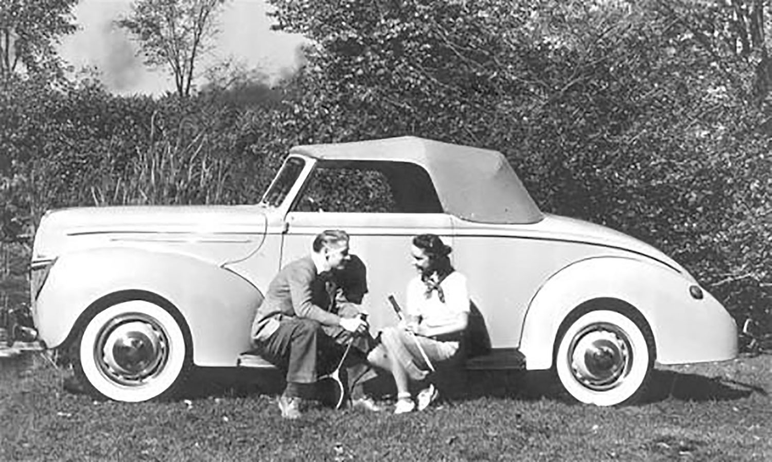 1939-Ford-Convertible-Coupe.jpg