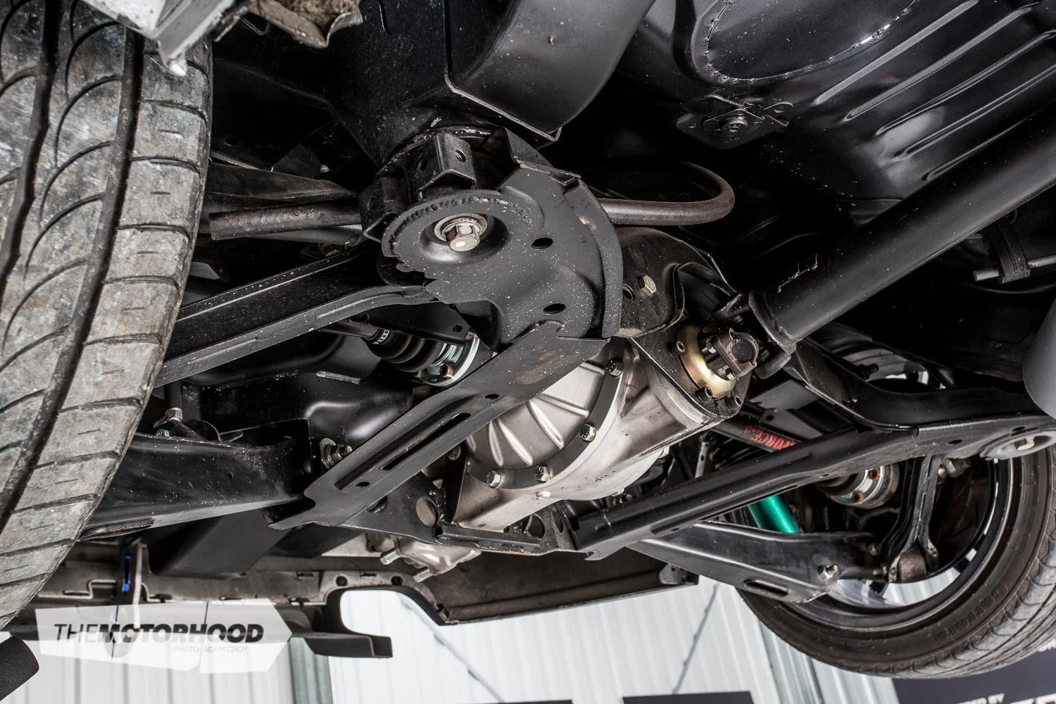 Believe it or not, Fanga drifts all the current D1NZ tracks in either second or fourth. The key to this is the Winters Quickchange full-spool diff, which allows the team to change the diff ratio is mere minutes. This allows them to perfect the ratio for each track