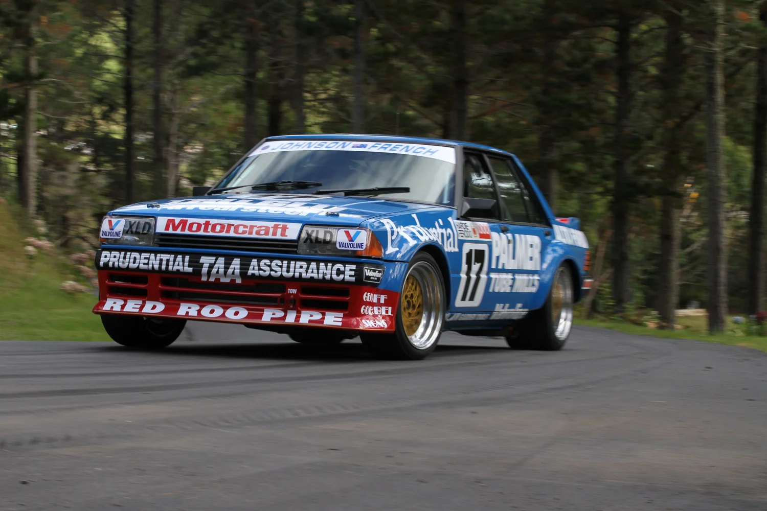 Modern tribute: DJR-replica XE Falcon — The Motorhood