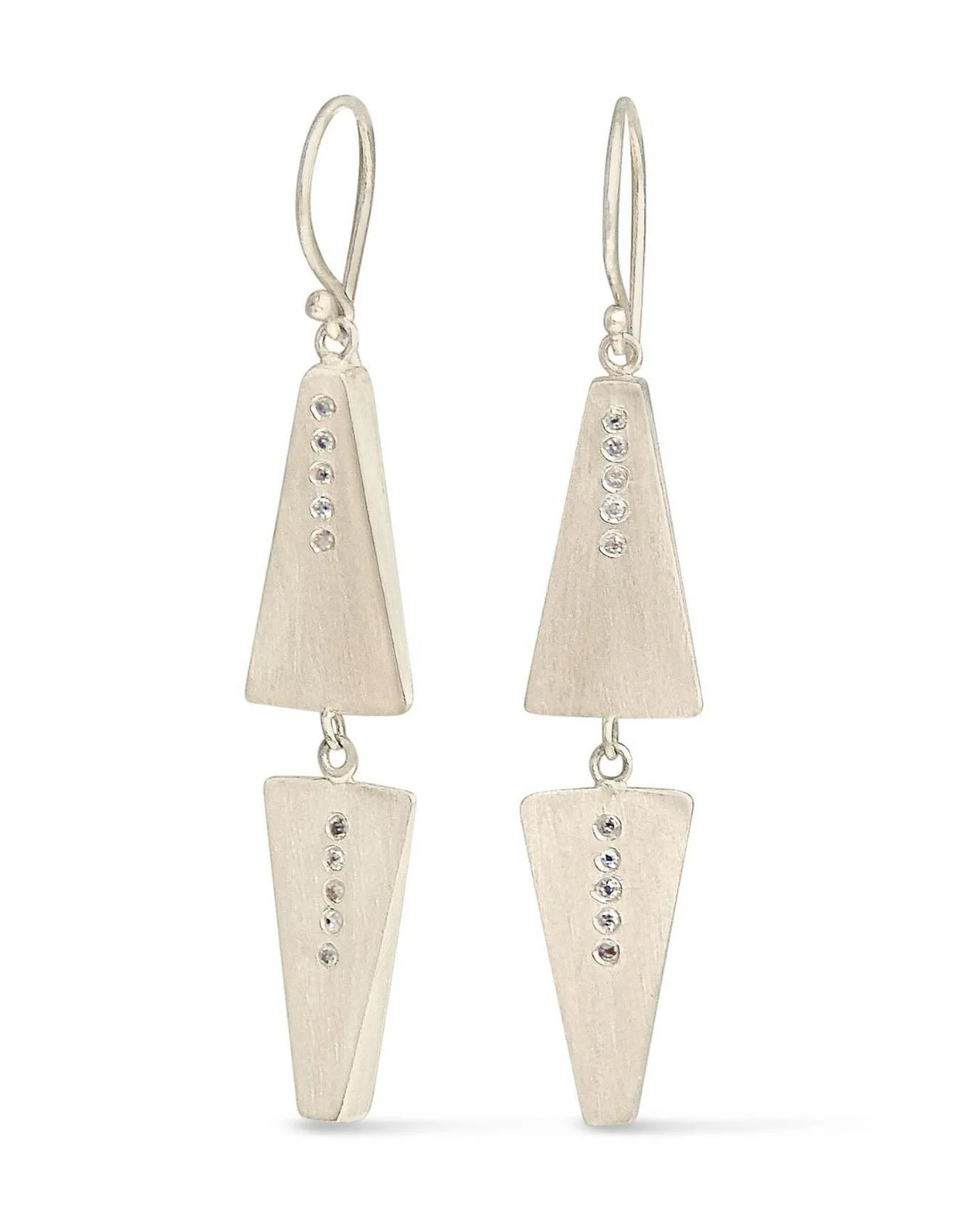 Dangly earring&rsquo;s with salt and pepper diamonds.  Simple structures.
.
.
.
#artjewelry #contemporaryjewelry #artisanjewelry #studiojewelry #geometricjewelry