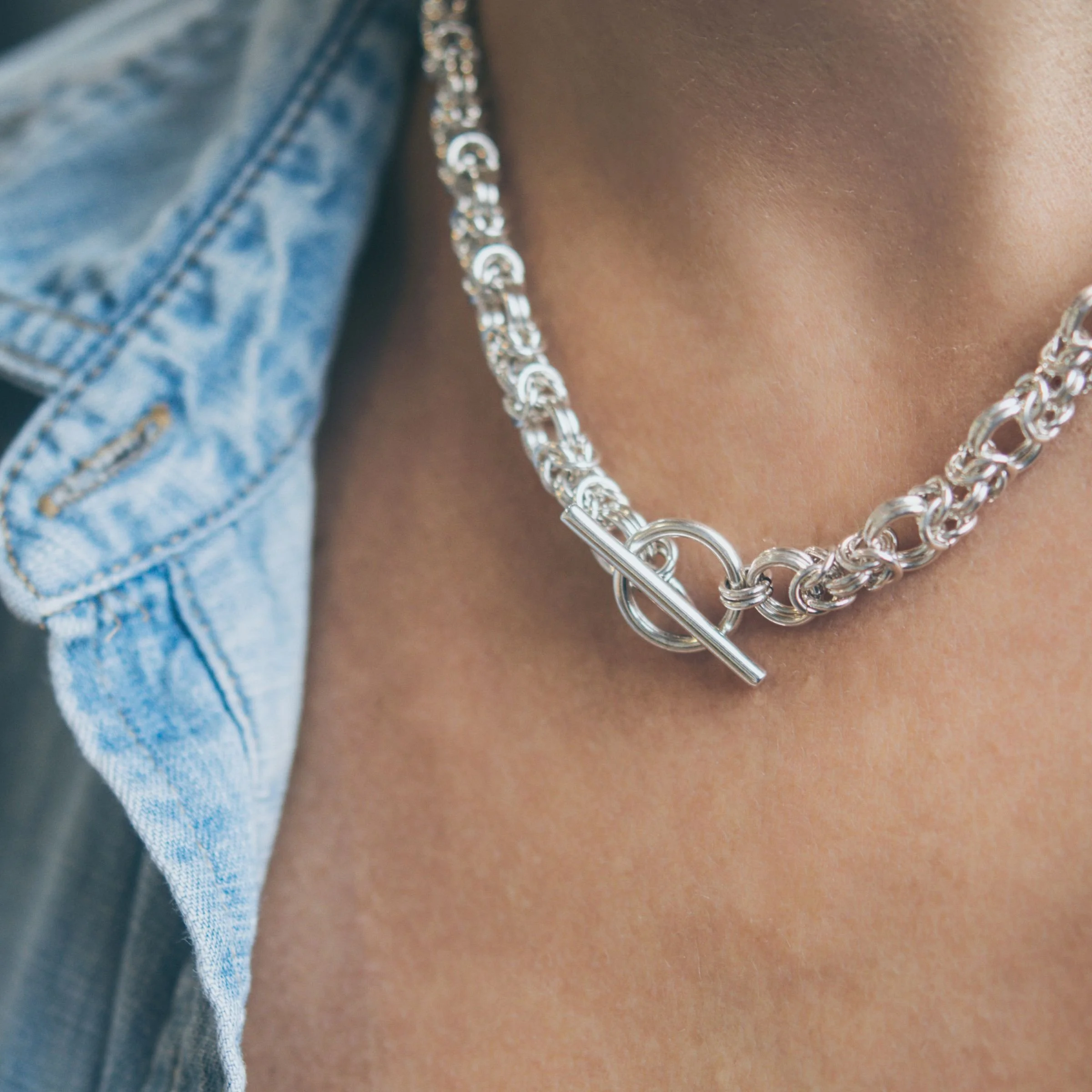 necklace chainmaille toggle clasp Sequential Byzantine jewelry around the neck