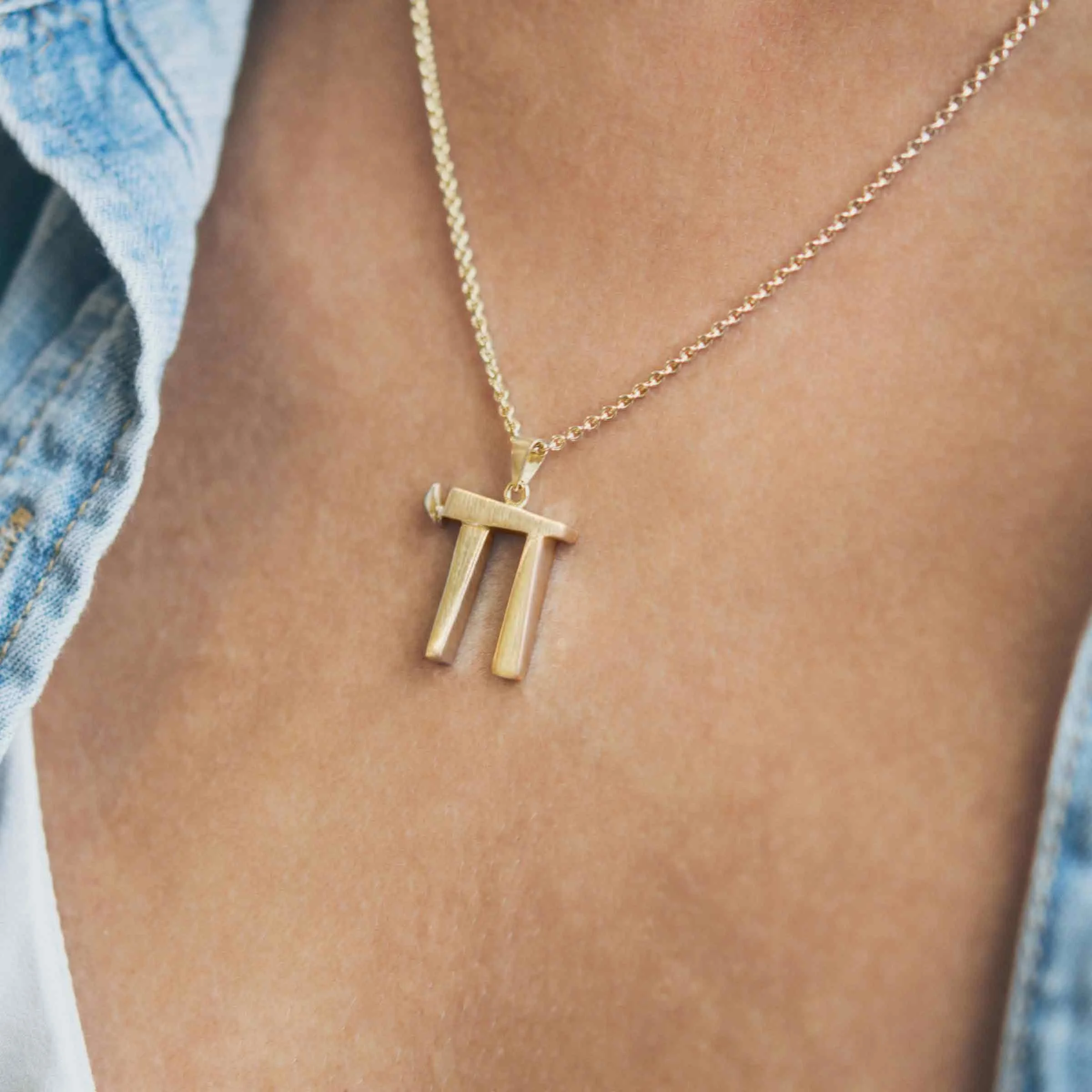 Walking Fern Geometric Chai Pendant Necklace- Gold
