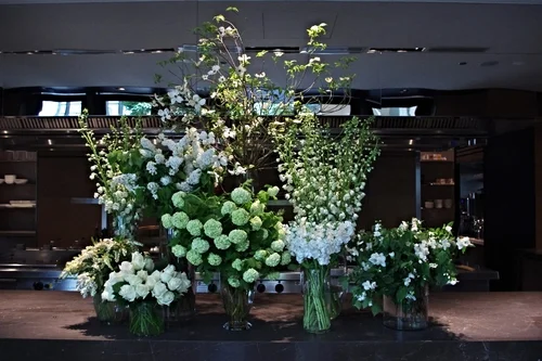 “Just wanted to say thank you so much for all your help with our wedding flowers. We were really happy with how the flowers turned out—they looked fantastic! We received a lot of compliments on the day.”  — Sisi Jin 