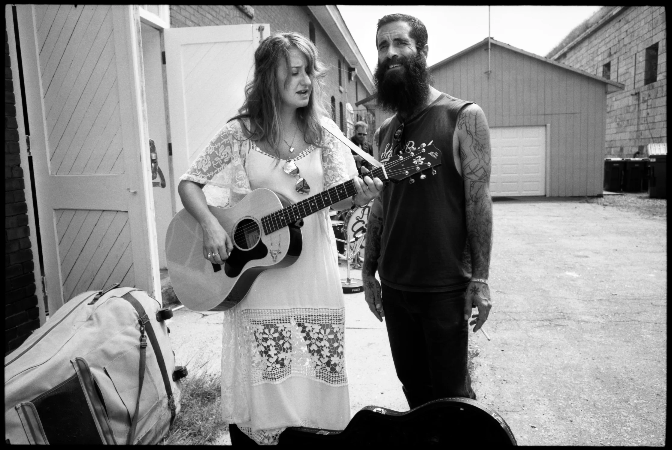Margo price and jp harris rehearsing backstage