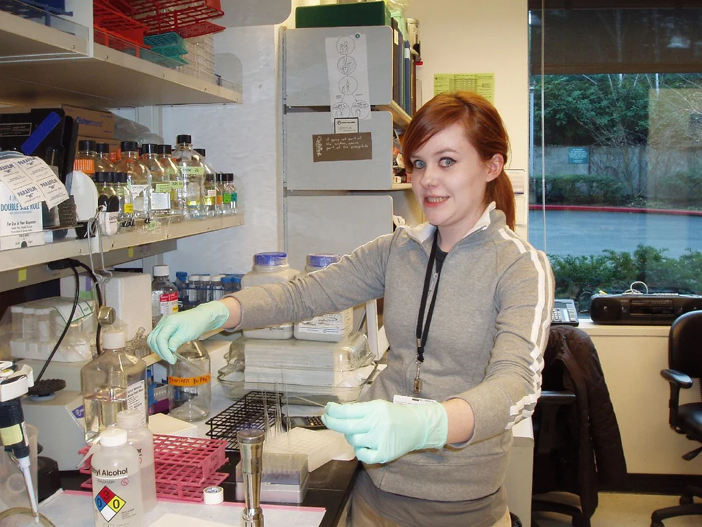 by Rachel Haller (Science) [CC BY 2.0], via Wikimedia Commons