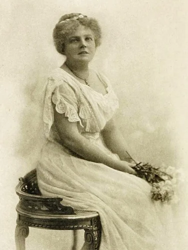 #GoodRead | A Woman Alone – A Biography of Famed Novelist Mary Gaunt