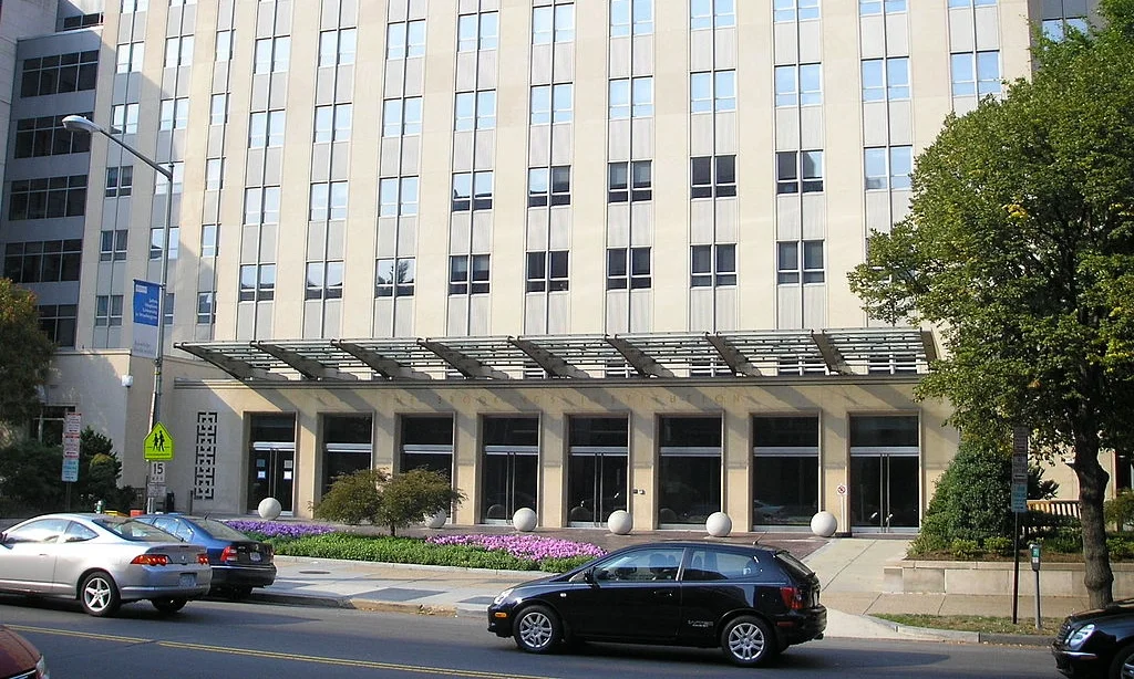1024px-Brookings_Institute_DC_2007_001.jpg