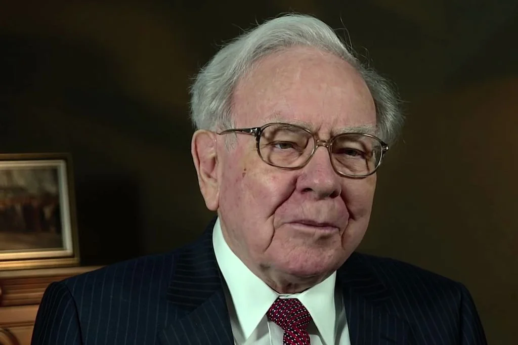 Warren_Buffett_at_the_2015_SelectUSA_Investment_Summit.jpg