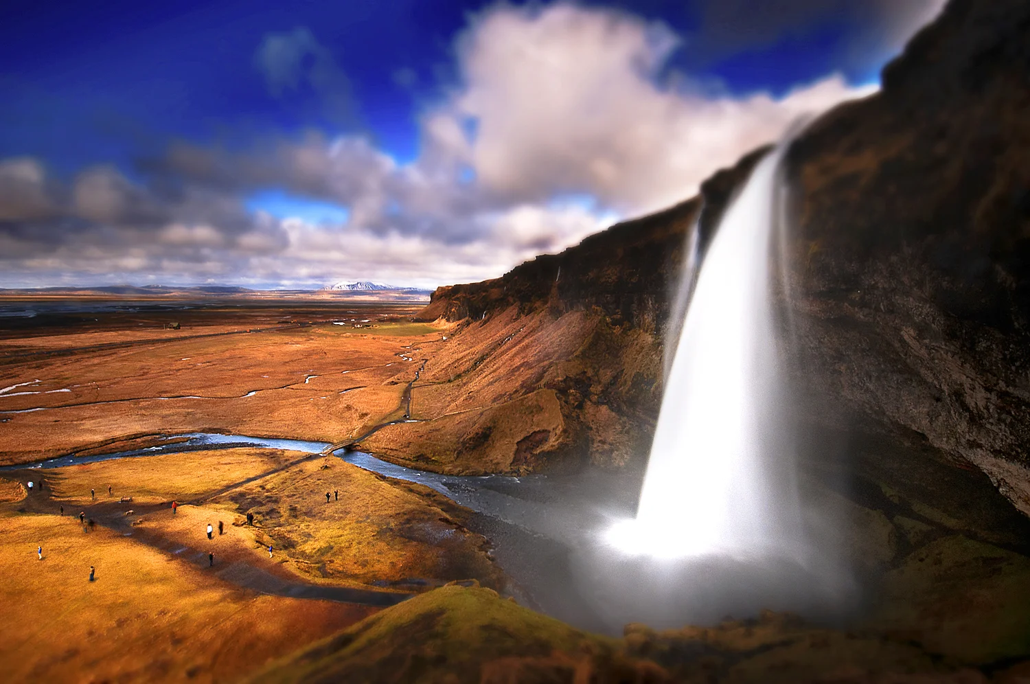 ICELAND-WATERFALL-WEBSITE-READY.jpg