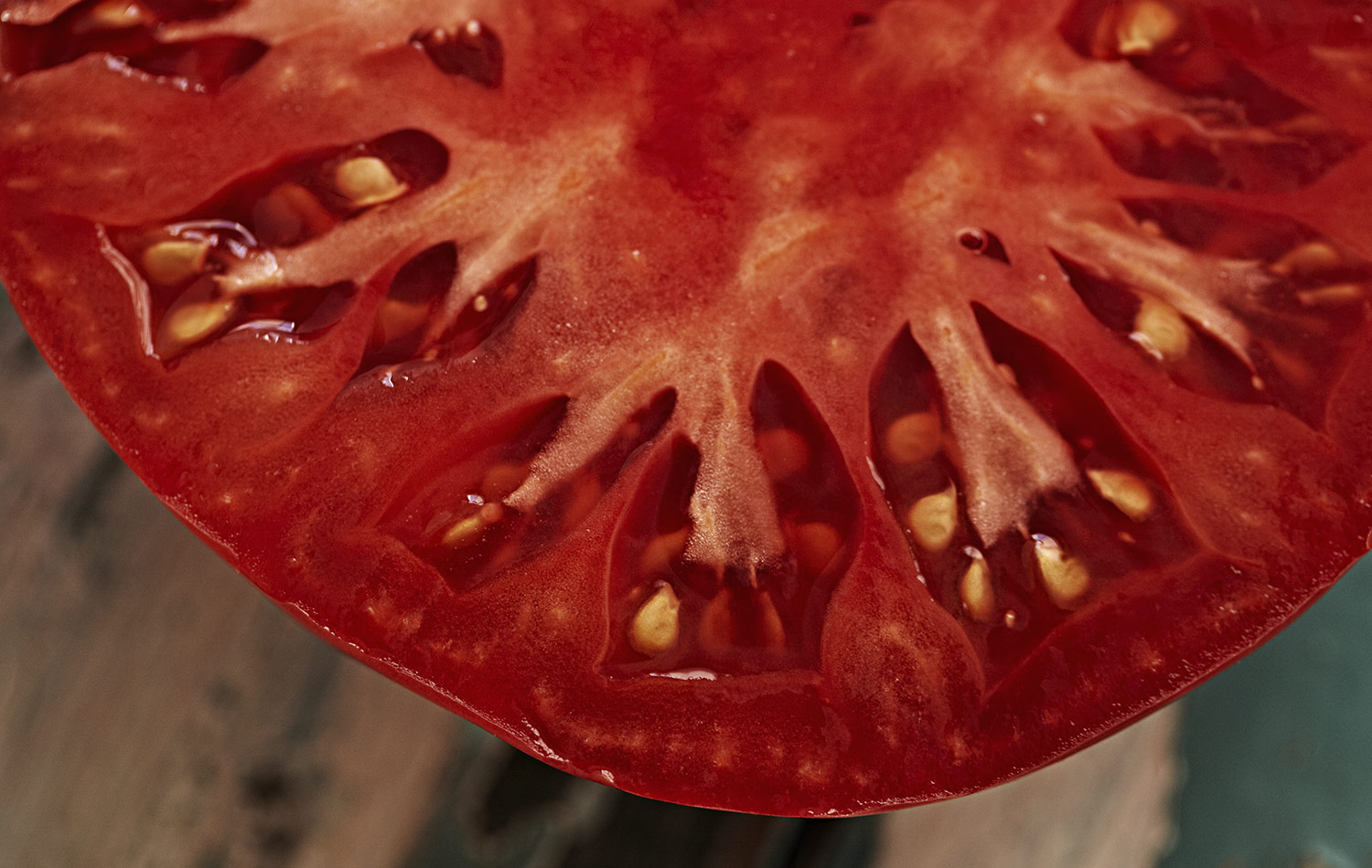 Look at the beauty and colour of this exquisite tomato. Not to mention the seed count. I love this tomato because it is so seedy and juicy and tastes so divine. I cannot tell you how much I miss it when the season ends.
