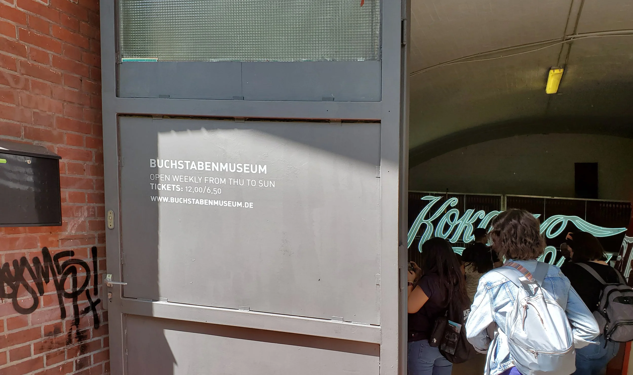 Buchstaben Museum door 20190518_142203.jpg