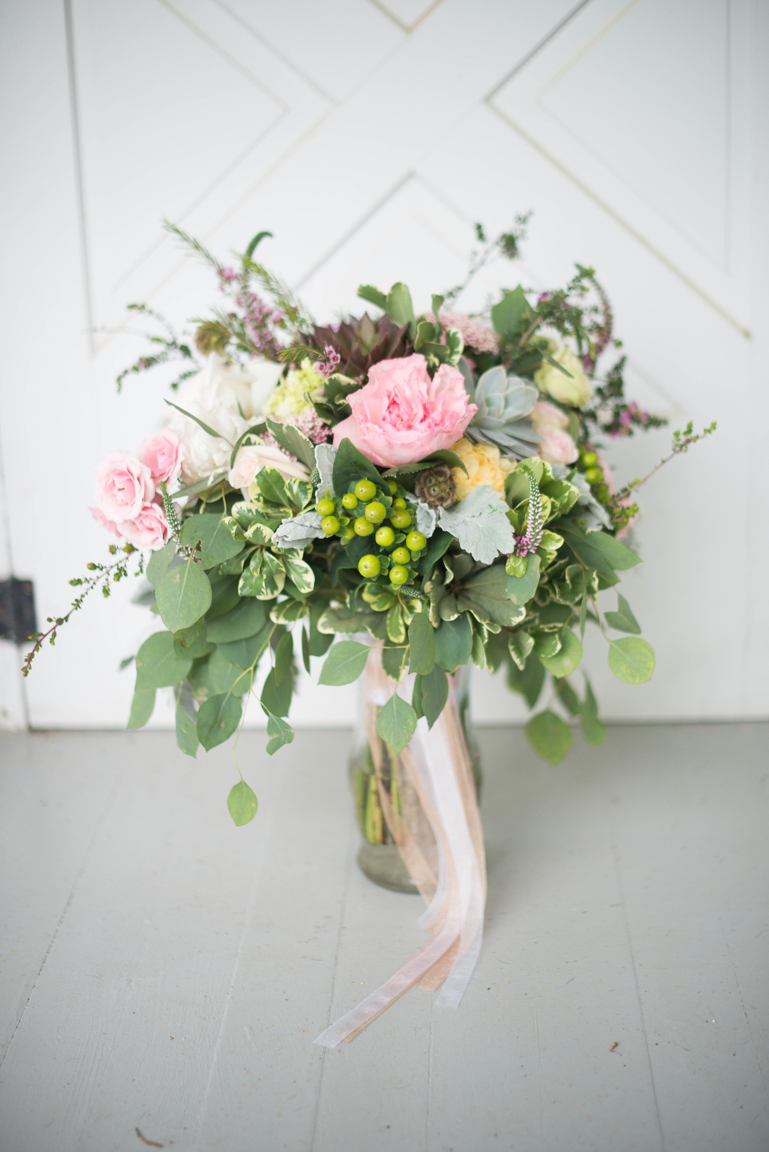 These STUNNING florals were designed by local DeVoe Floral
