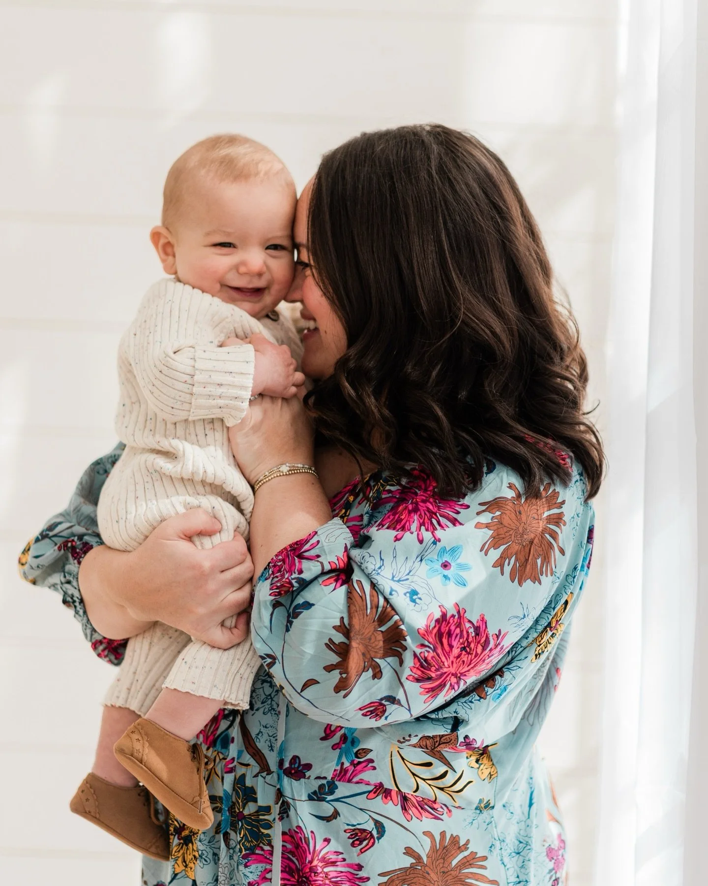 Happy Mother&rsquo;s Day to all the mamas! Perfect timing to share some of my fav photos of this precious family at @pricefarmnc a few months back 🥹🤍🌿