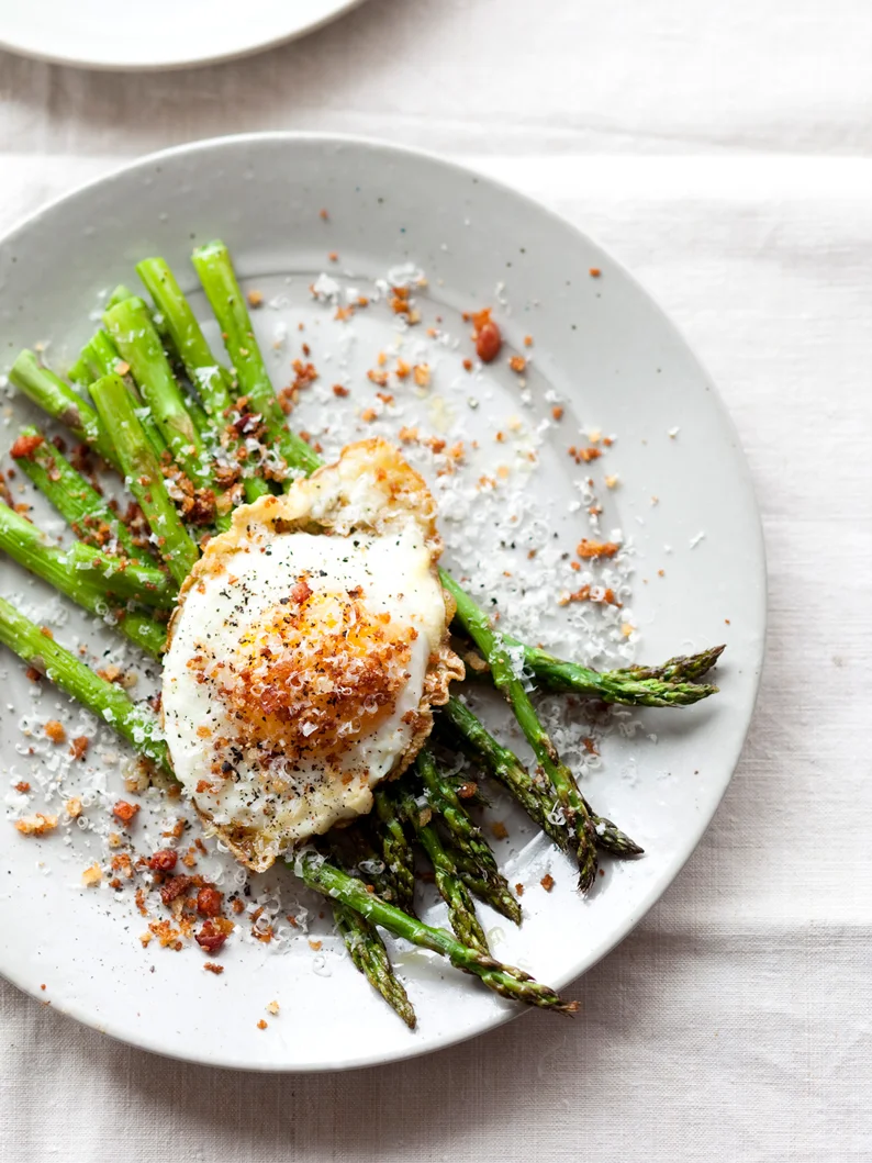 WS_KB_Fried_Eggs_Pancetta_Breadcrumbs_001_sRGB.jpg