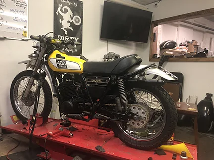 Dirty Billy Brooklyn DT400 Yamaha Enduro First Build Moto Garage.jpg
