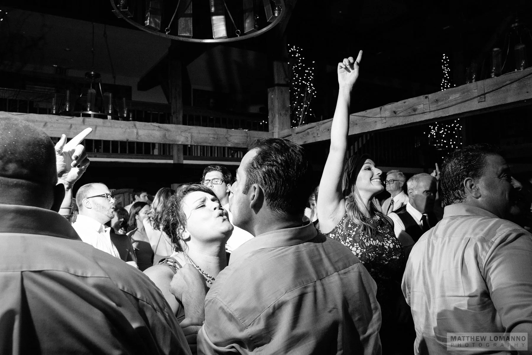 Ashley&Mark_reception_by_Lomanno_0110_web.jpg