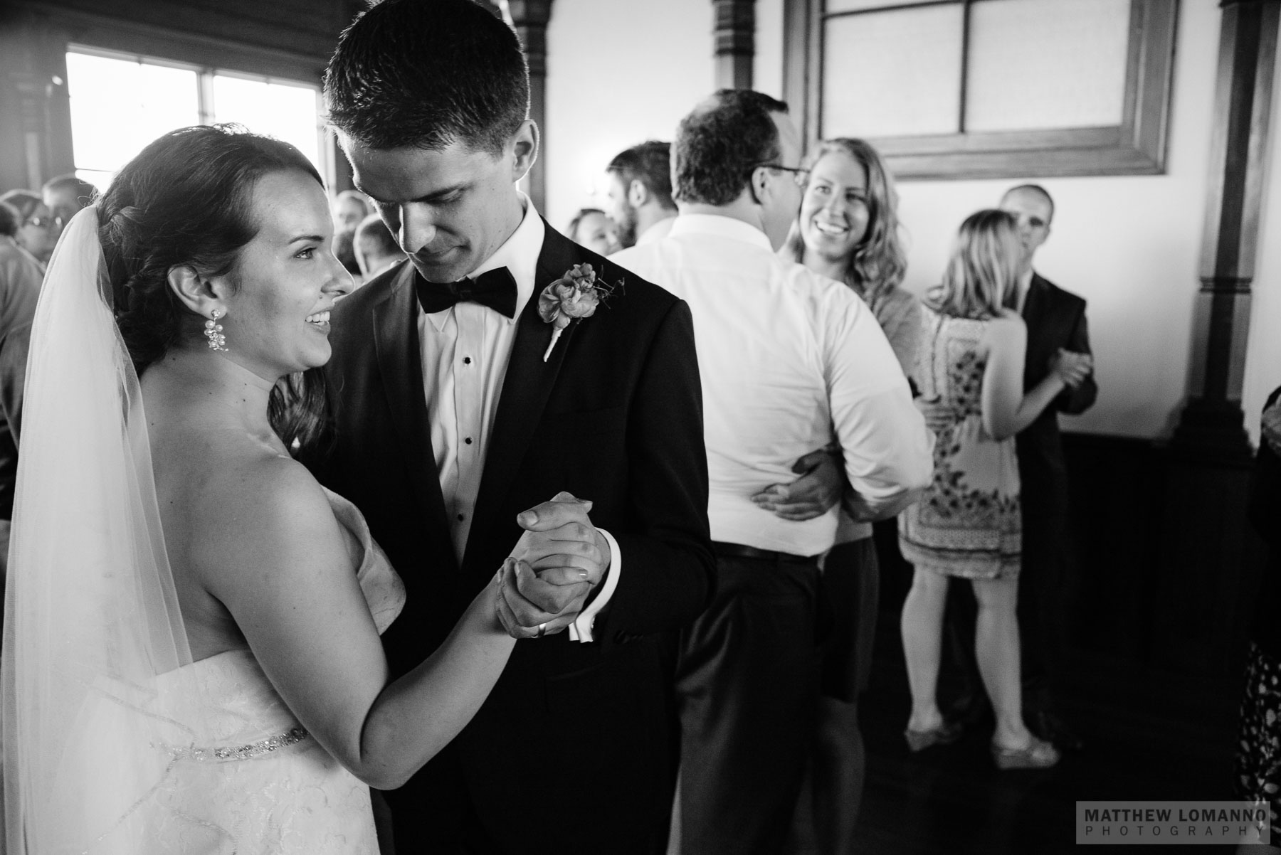 Kathryn&Sam_reception_by_Lomanno_0091_web.jpg