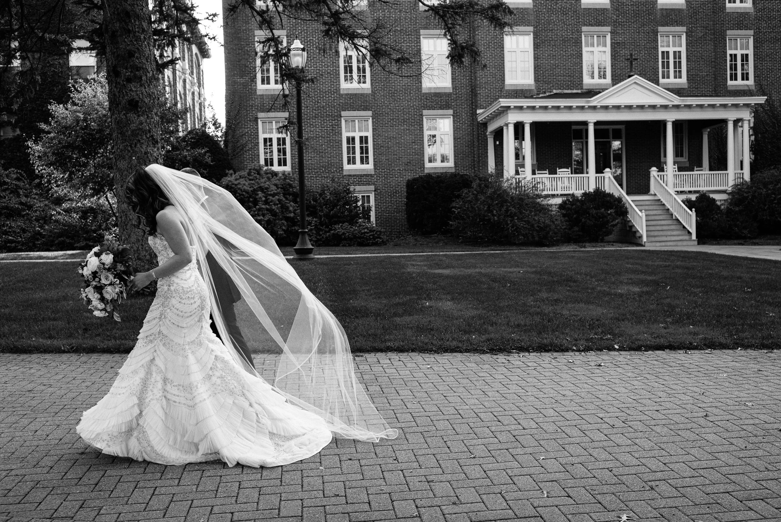 Ashley&Mark_portraits_by_Lomanno_0007-2.jpg