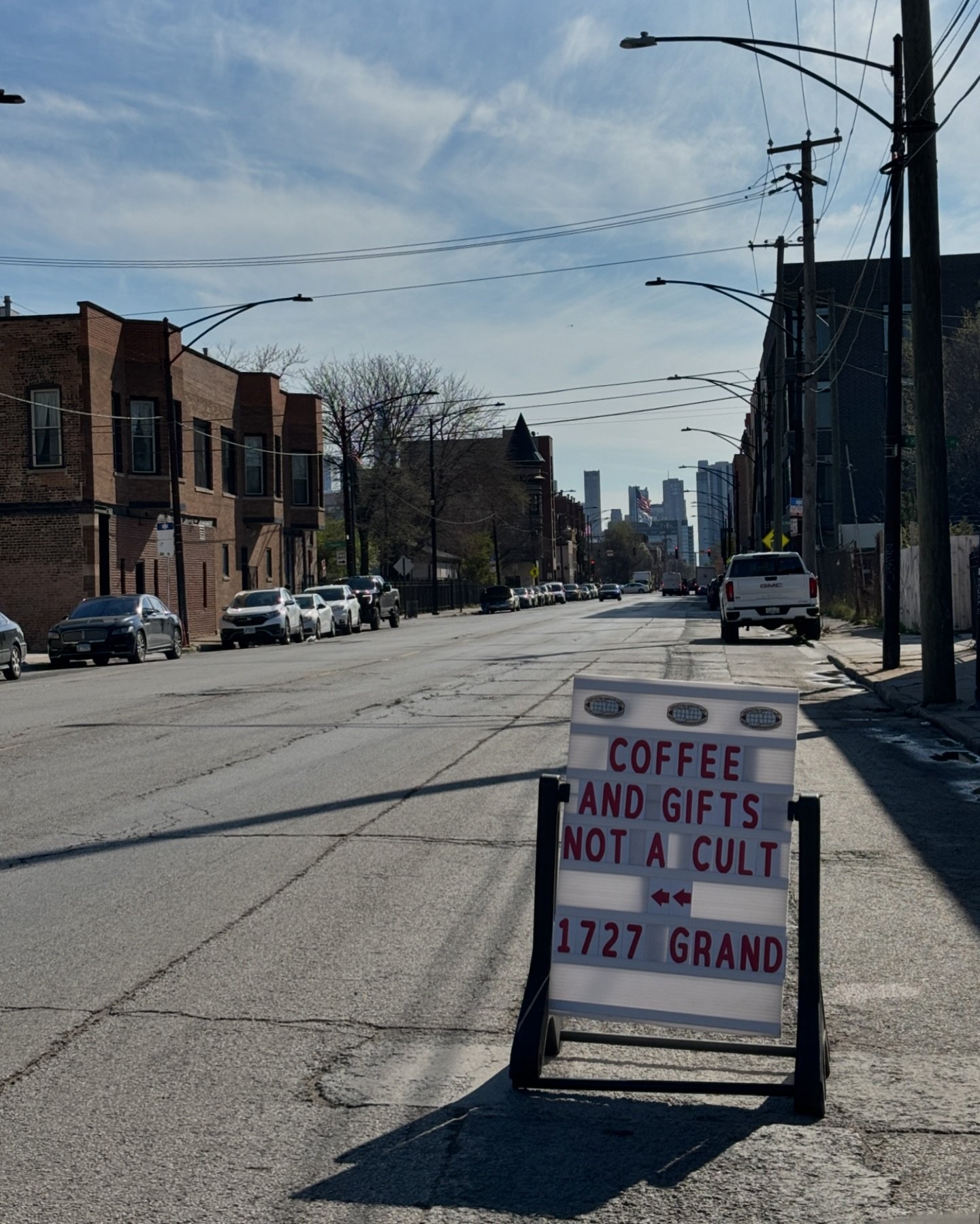 CHICAGO: Manual will be at @orderandexperimentation on Sunday April 21 from 11-3 for the Slow System retail launch. This is my favorite non-cult-related cafe/shop in Chicago, so if you&rsquo;ve never visited, pls come say hi. 

I&rsquo;ll be pouring 