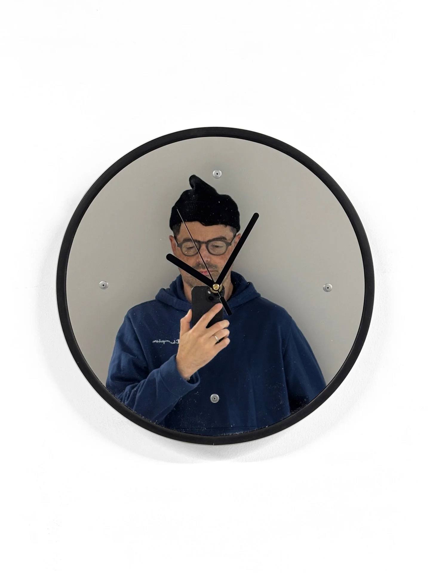 Timepiece N&ordm;6 interprets time as &ldquo;self-reflection&rdquo; &mdash; how we spend our time reveals who we are through our choices, habits, and priorities. N&ordm;6 portrays the passing of time through its changing hands, but also through your 