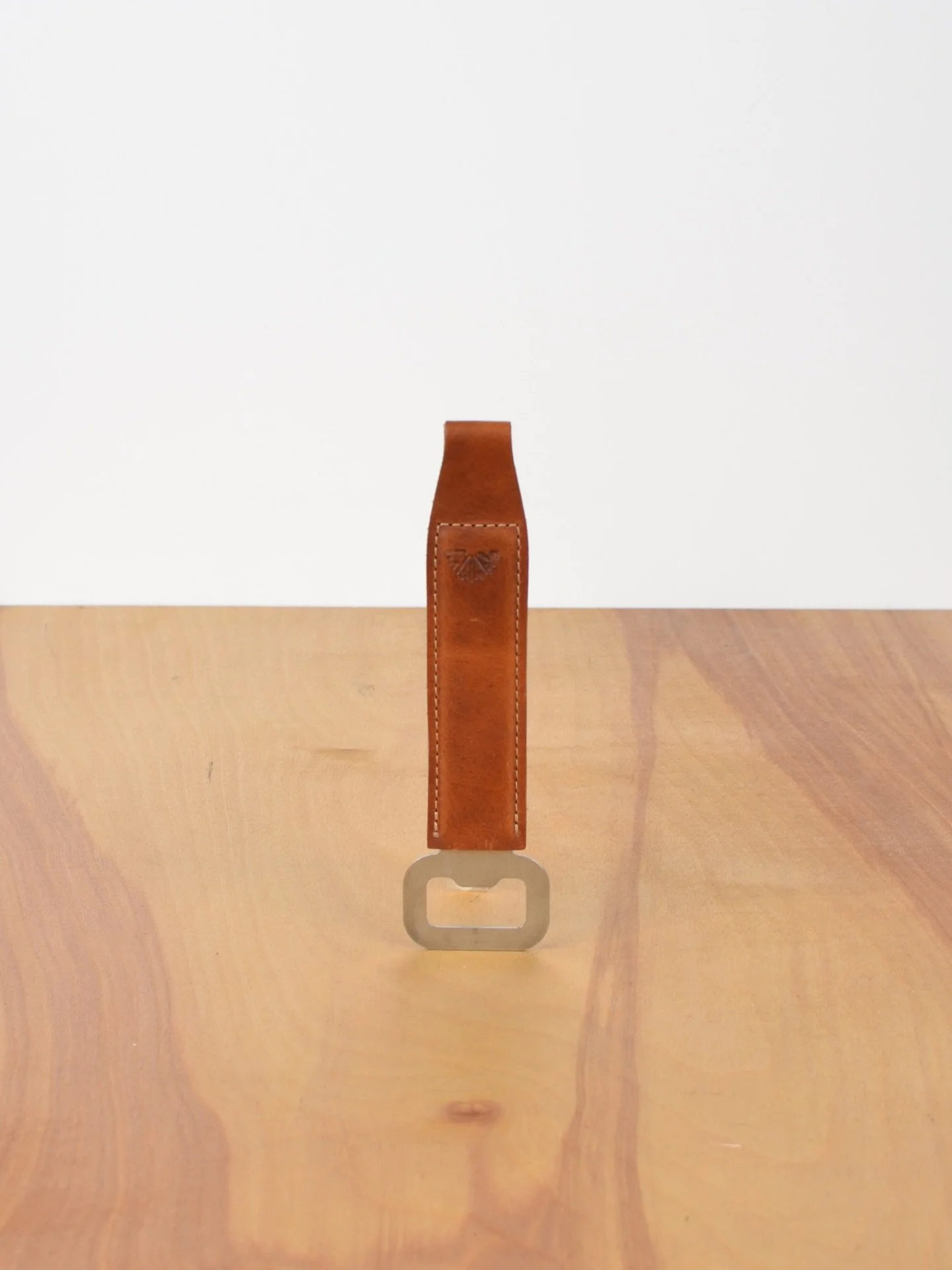 SALE: Bar Blade

100% made in Chicago, featuring Chicago-tanned Horween leather.