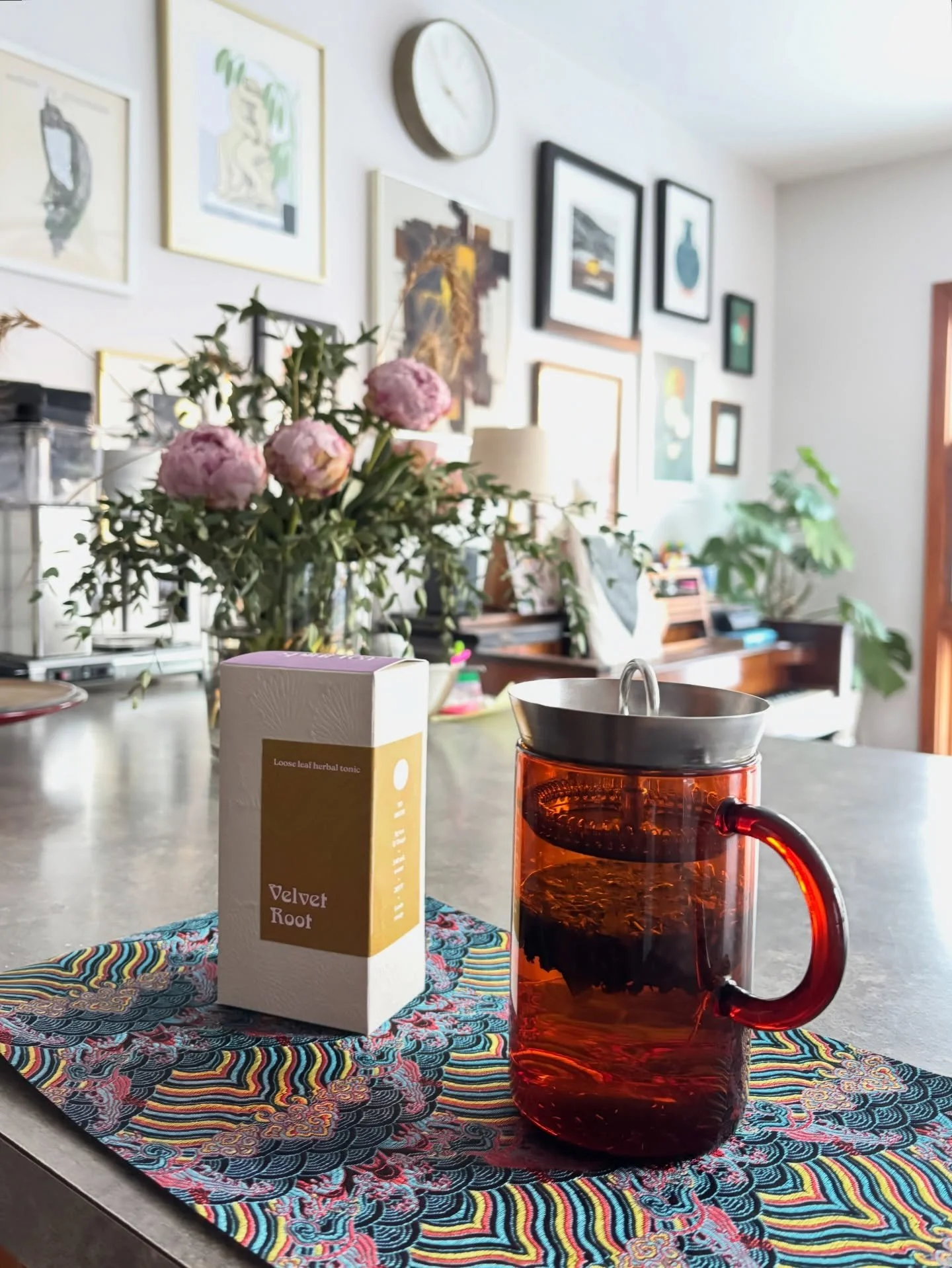 Shout out to @spirittea and their quarterly tea club. The oolongs this month are exquisitely dank, but I was surprised by how much I loved the Velvet Root, a herbal tonic made with @closedloopfarms hoja santa, goldenrod, perilla, fennel, lemon verben