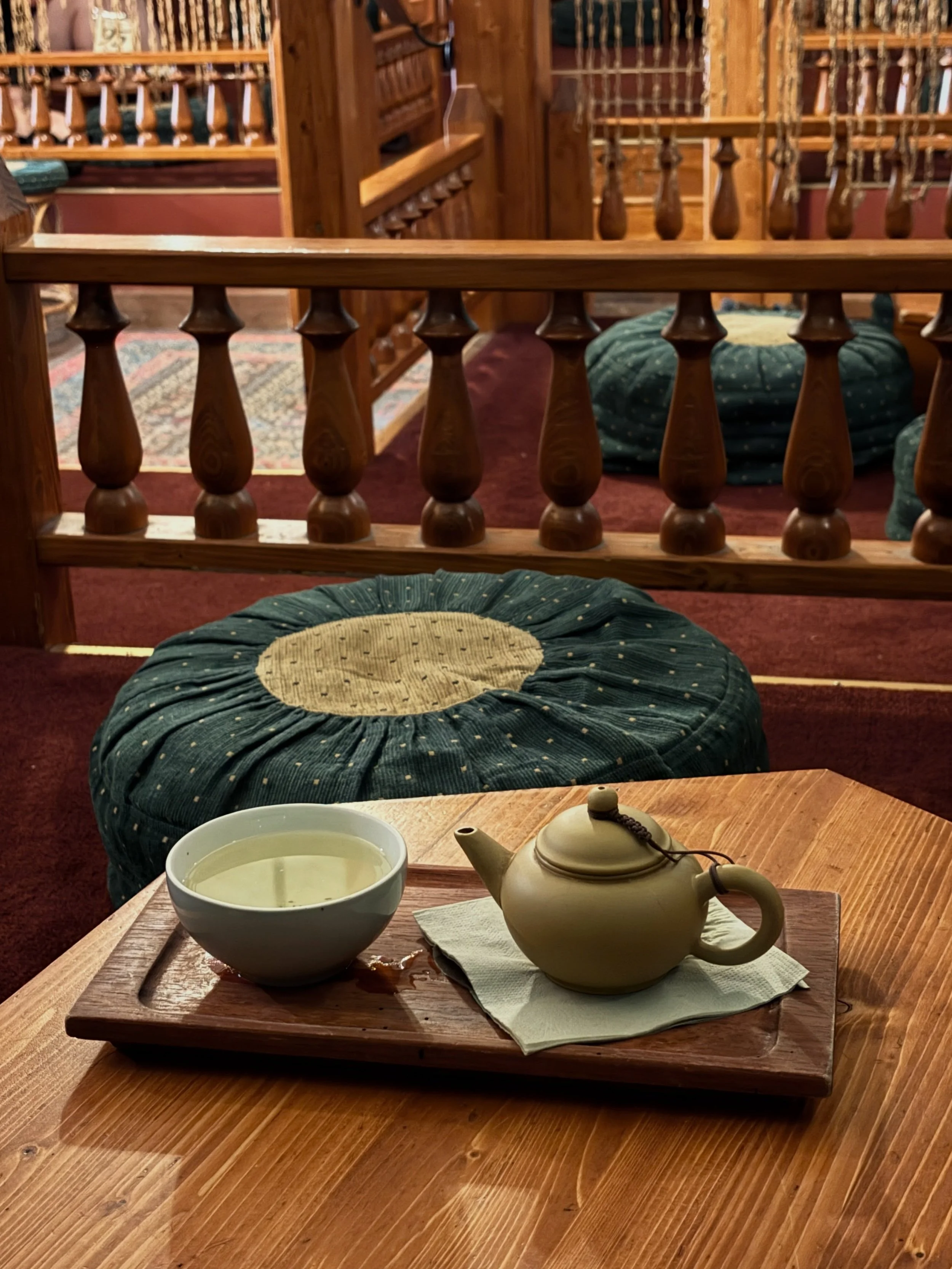 Last week I was on vacation with my family, walking around Asheville NC, hitting record stores and local shops, when we stumbled into @dobrateanc Little did I know I walked into a legit tea room with dozens of styles of traditional tea on the menu: I