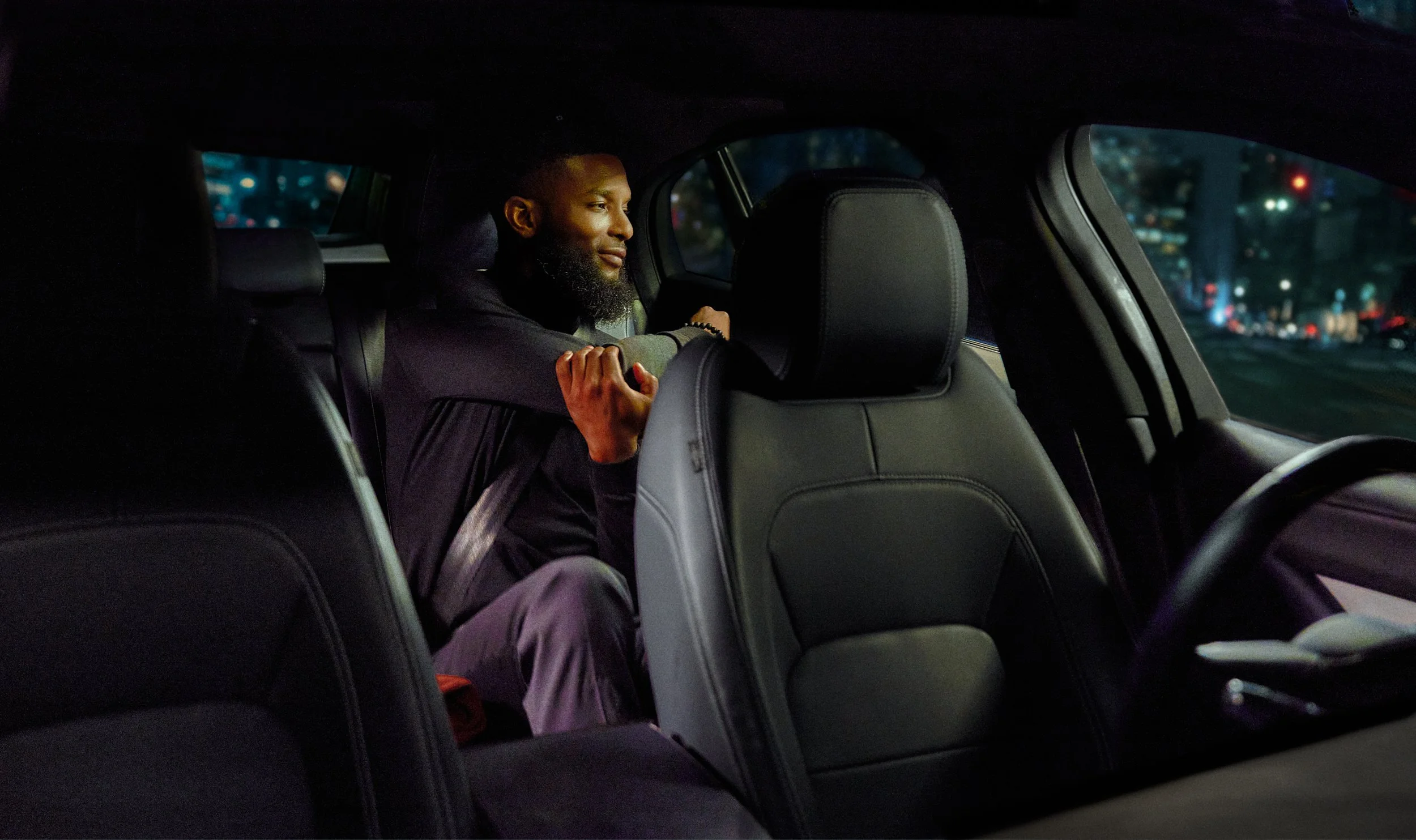 Day_02_ZachScott-Car-Interior-Stretch_005844.jpg