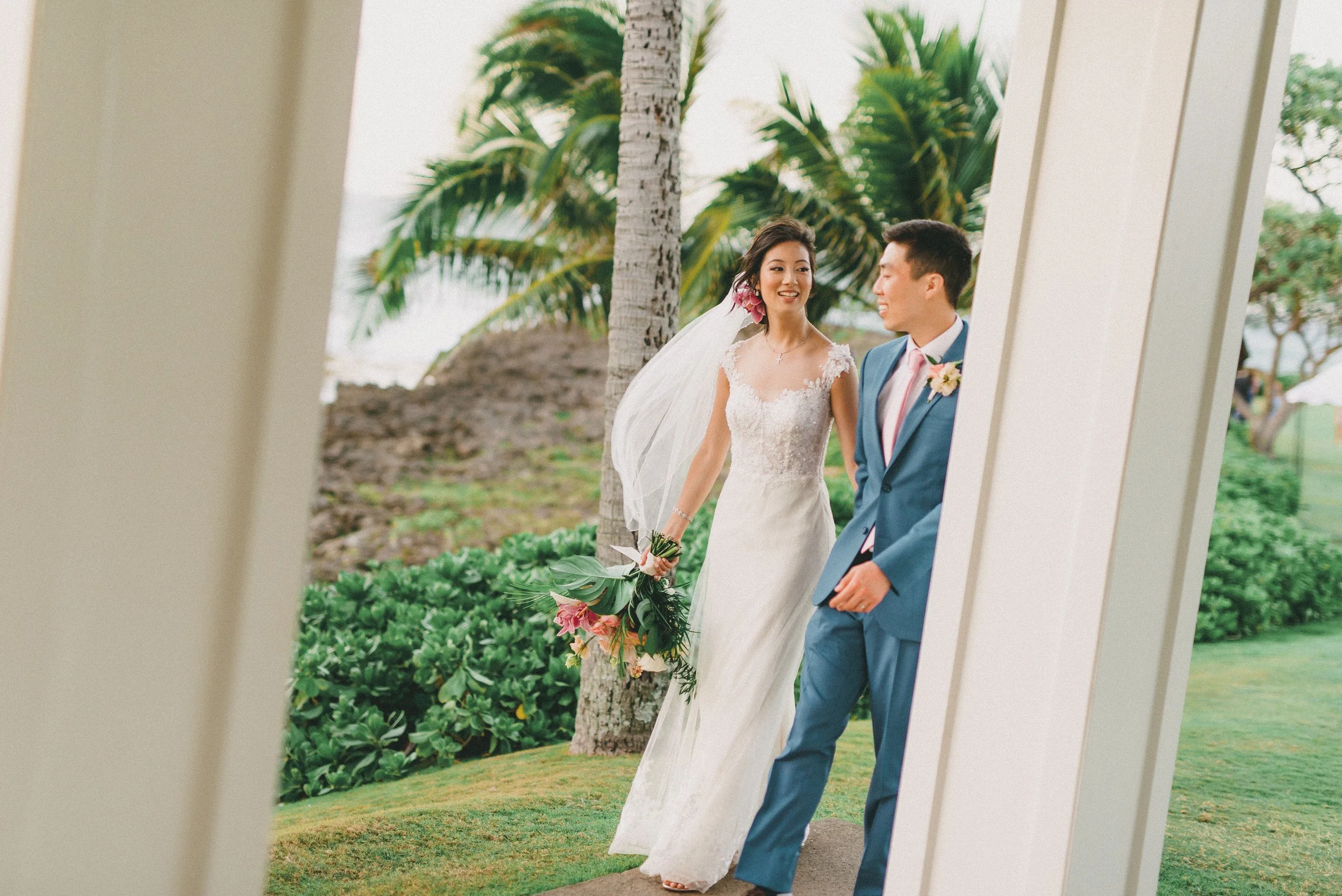 ritz-carlton-turtle-bay-wedding-phototgrapher (70).jpg