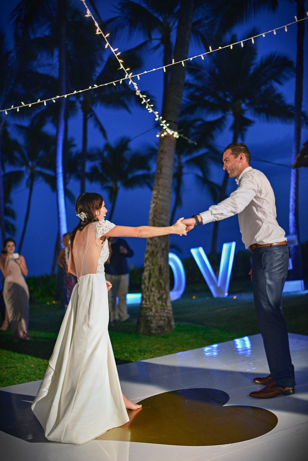 lanikuhonua beach wedding oahu hawaii stephen ludwig022.jpg